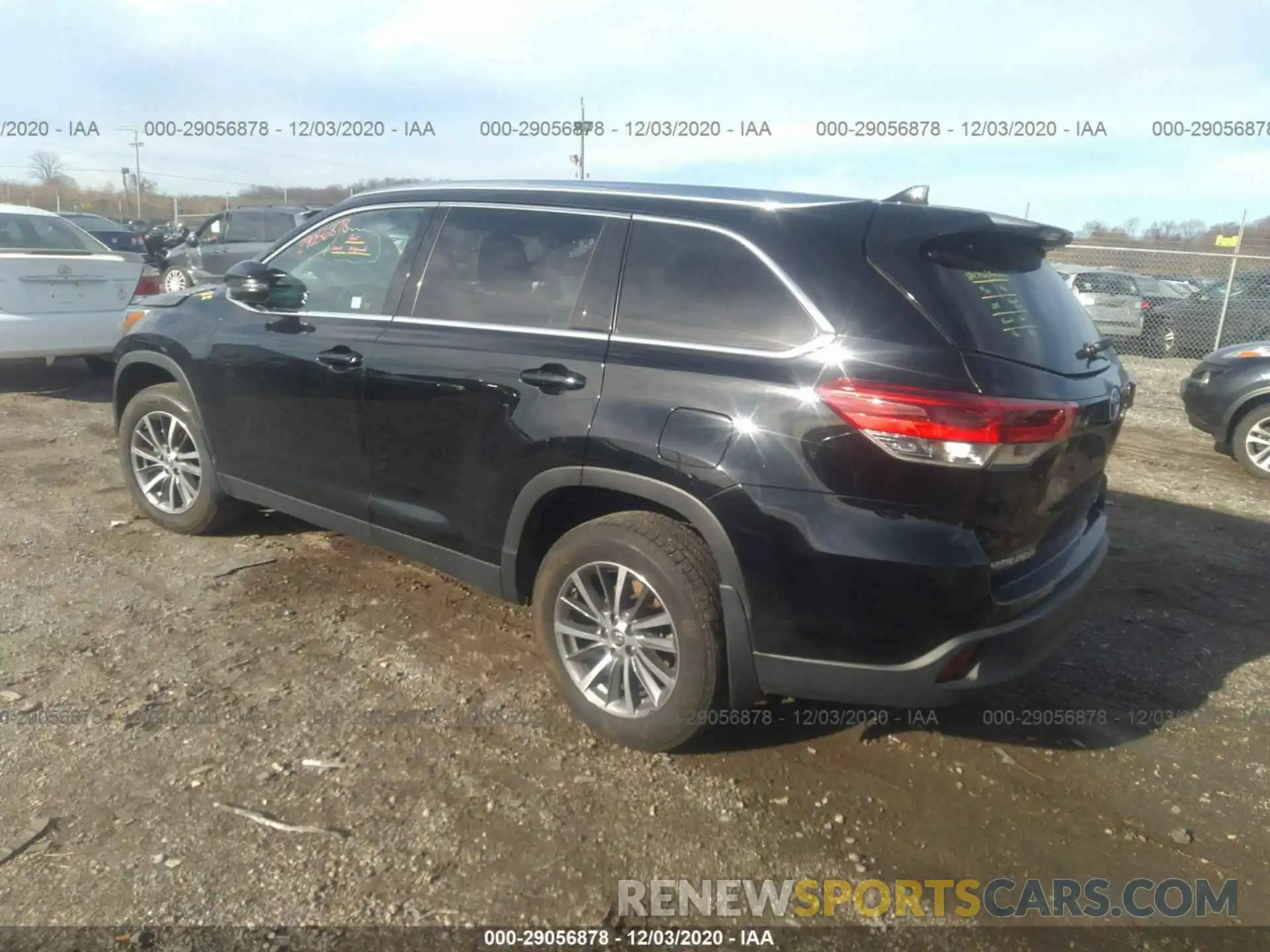 3 Photograph of a damaged car 5TDJZRFHXKS571474 TOYOTA HIGHLANDER 2019