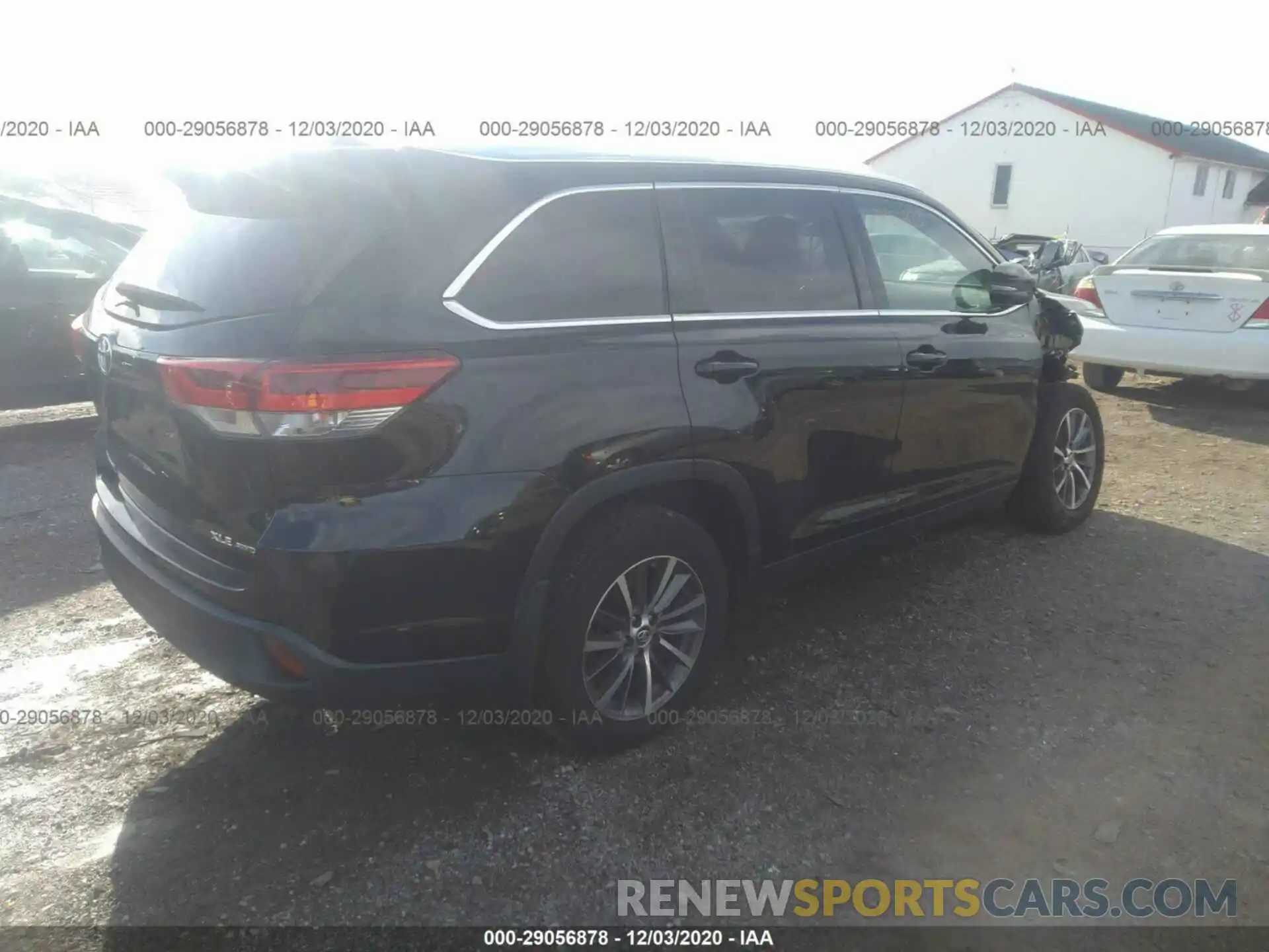 4 Photograph of a damaged car 5TDJZRFHXKS571474 TOYOTA HIGHLANDER 2019