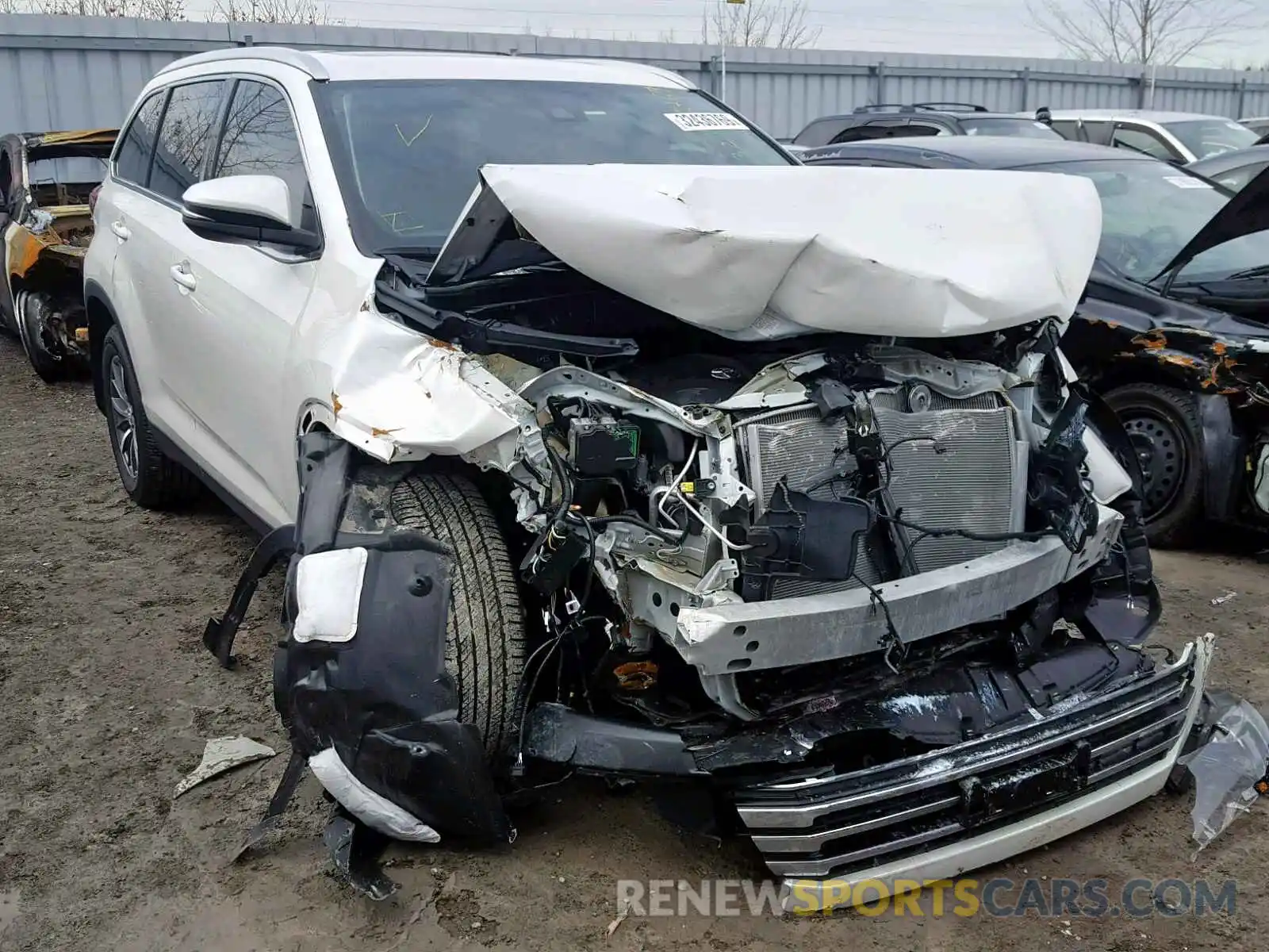 1 Фотография поврежденного автомобиля 5TDJZRFHXKS571894 TOYOTA HIGHLANDER 2019