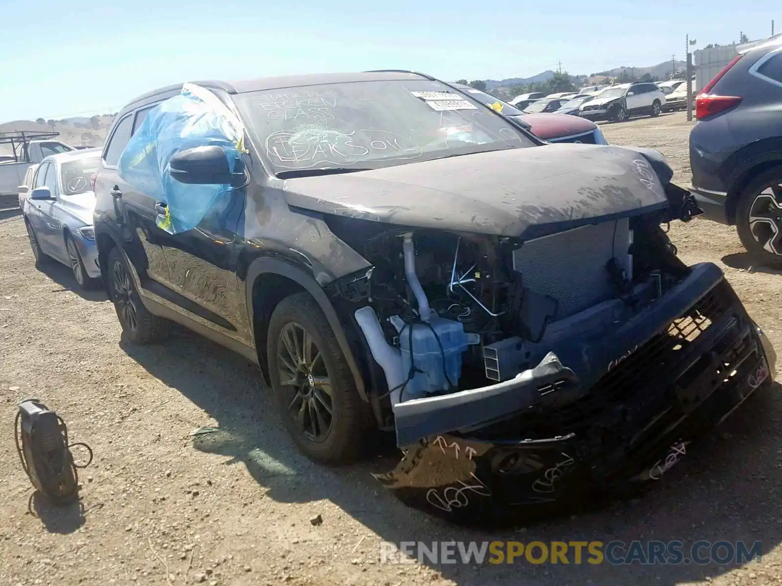 1 Photograph of a damaged car 5TDJZRFHXKS573208 TOYOTA HIGHLANDER 2019