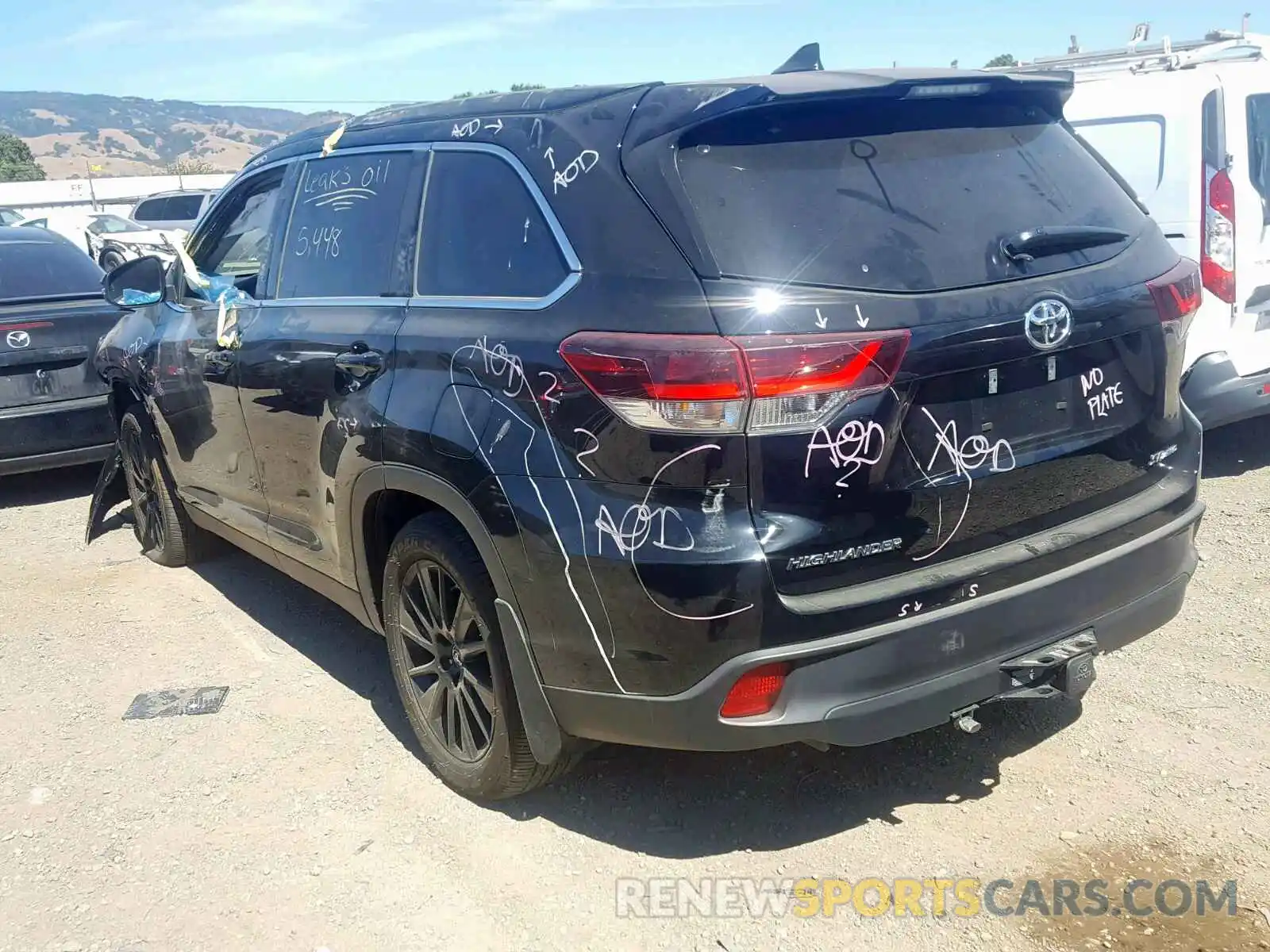 3 Photograph of a damaged car 5TDJZRFHXKS573208 TOYOTA HIGHLANDER 2019