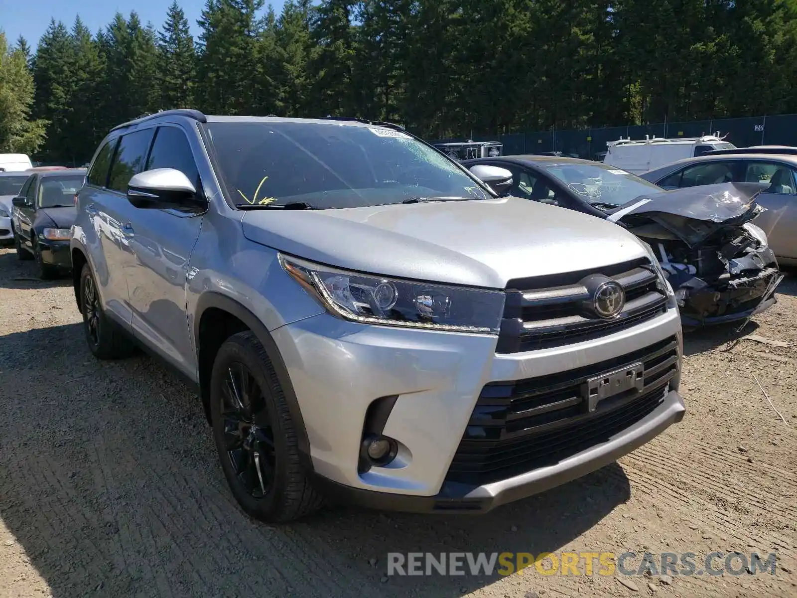 1 Photograph of a damaged car 5TDJZRFHXKS573631 TOYOTA HIGHLANDER 2019