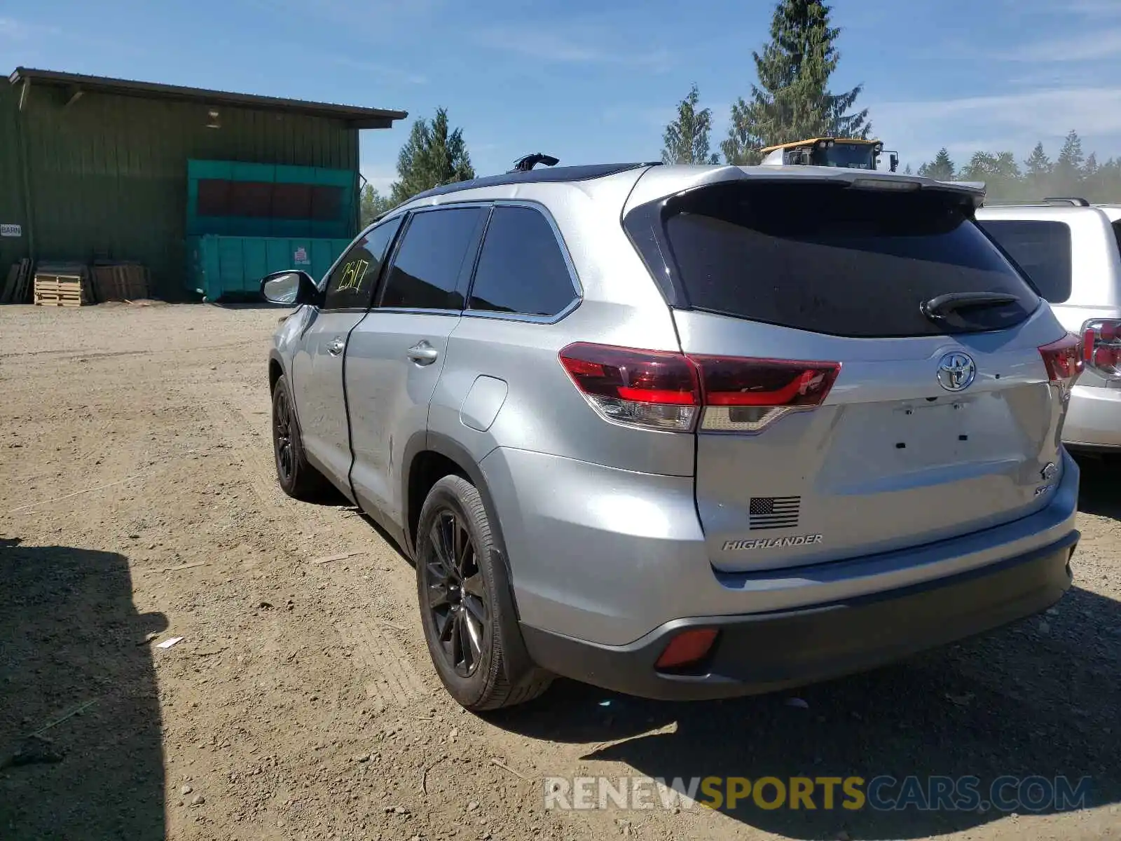 3 Photograph of a damaged car 5TDJZRFHXKS573631 TOYOTA HIGHLANDER 2019