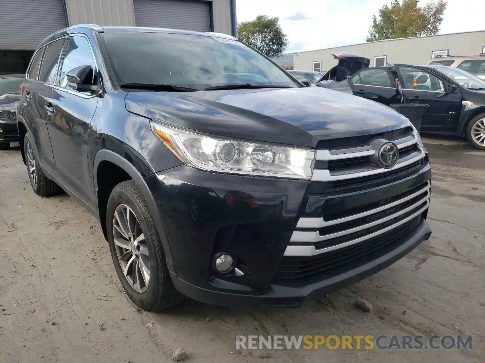 1 Photograph of a damaged car 5TDJZRFHXKS573936 TOYOTA HIGHLANDER 2019