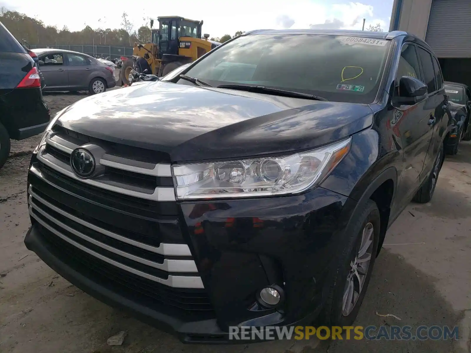 2 Photograph of a damaged car 5TDJZRFHXKS573936 TOYOTA HIGHLANDER 2019