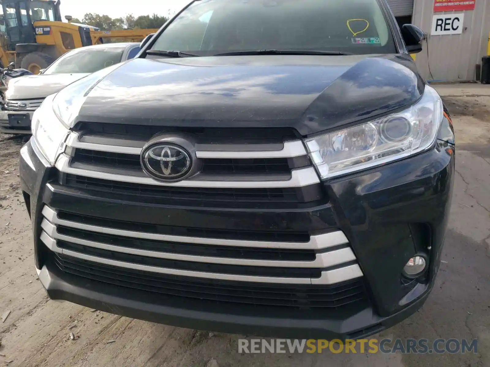 9 Photograph of a damaged car 5TDJZRFHXKS573936 TOYOTA HIGHLANDER 2019