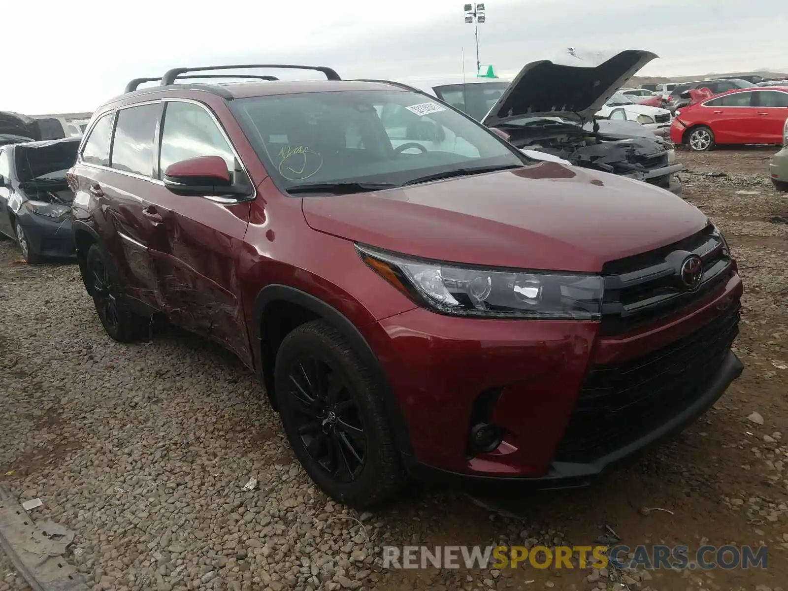 1 Photograph of a damaged car 5TDJZRFHXKS574228 TOYOTA HIGHLANDER 2019