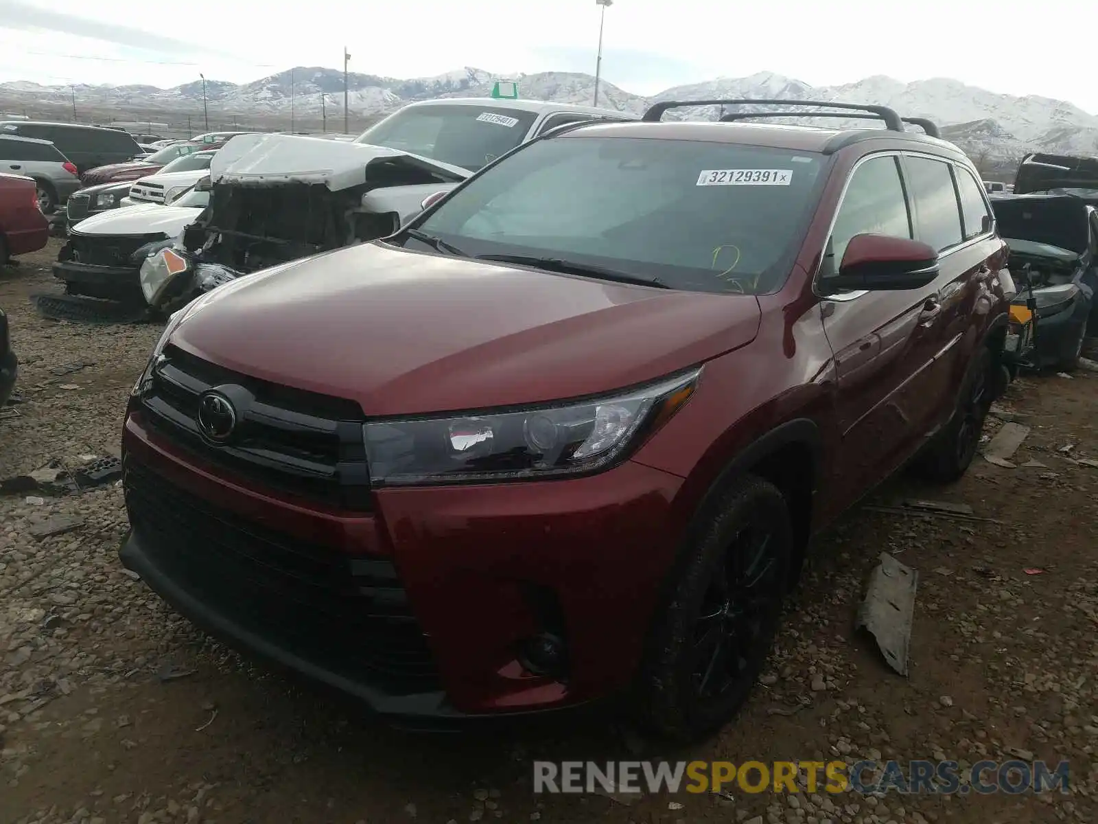 2 Photograph of a damaged car 5TDJZRFHXKS574228 TOYOTA HIGHLANDER 2019