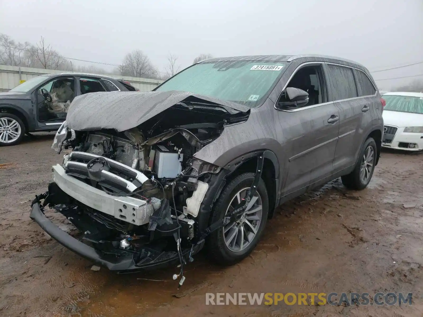 2 Photograph of a damaged car 5TDJZRFHXKS577422 TOYOTA HIGHLANDER 2019