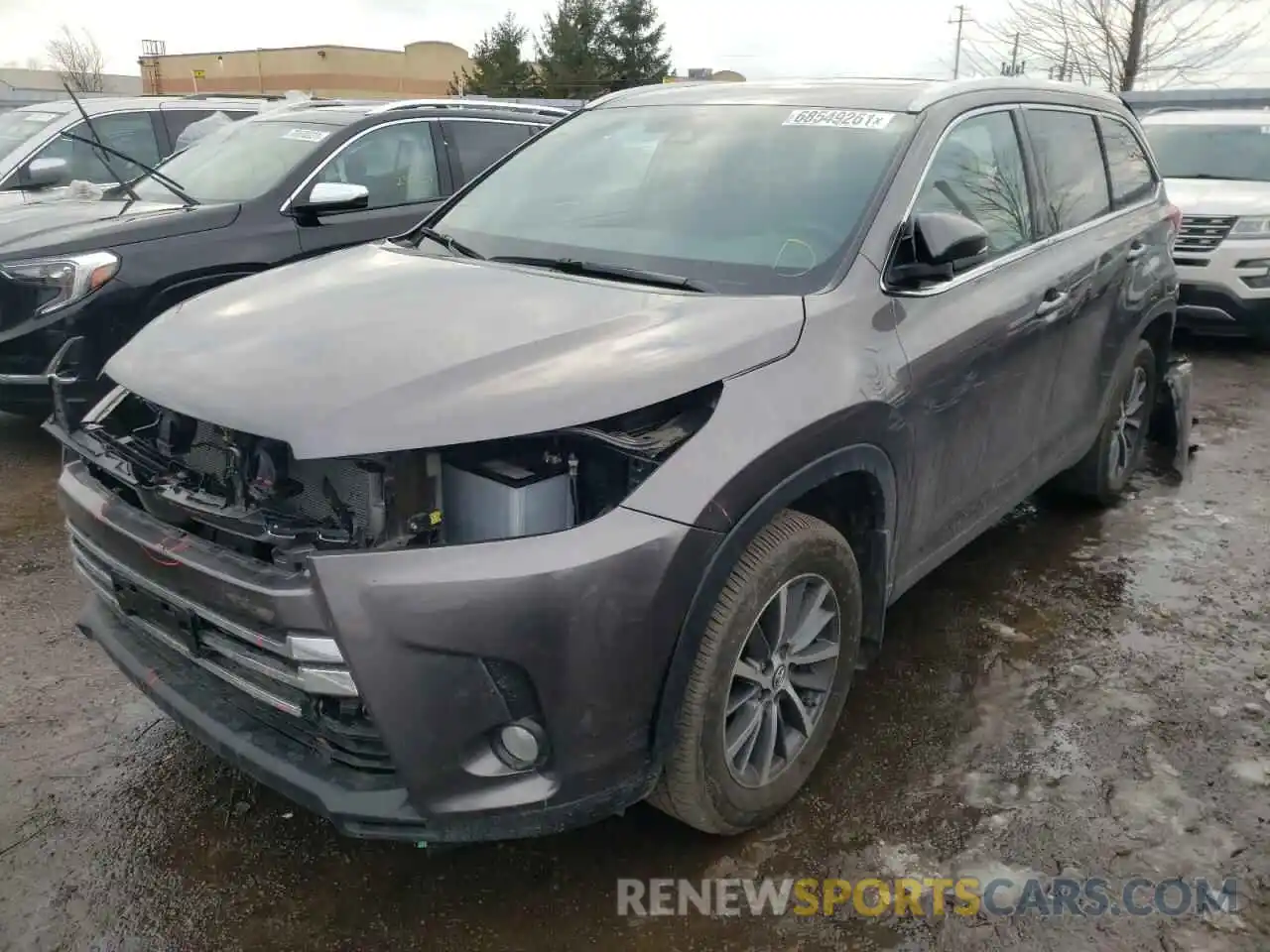 2 Photograph of a damaged car 5TDJZRFHXKS577582 TOYOTA HIGHLANDER 2019