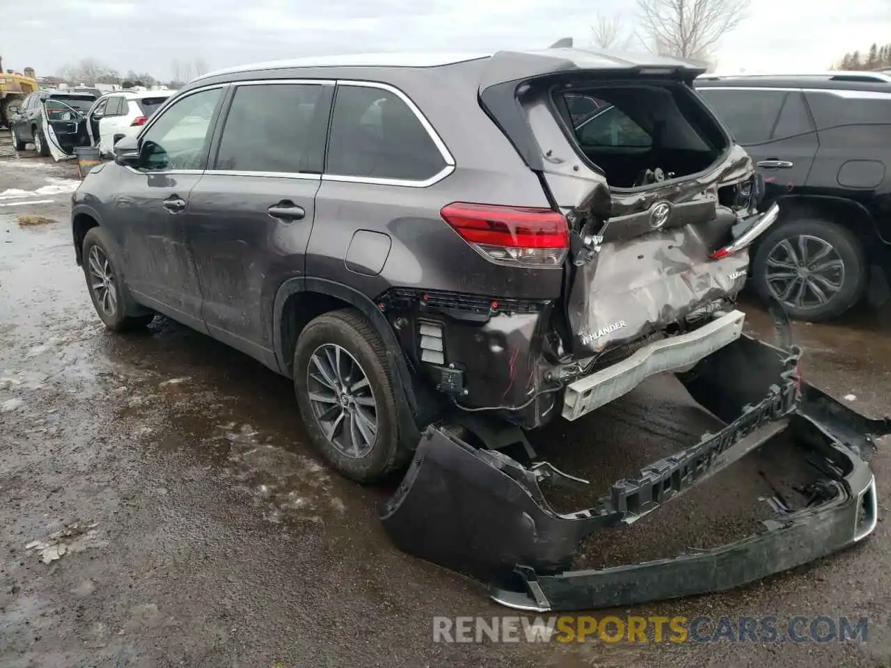 3 Photograph of a damaged car 5TDJZRFHXKS577582 TOYOTA HIGHLANDER 2019