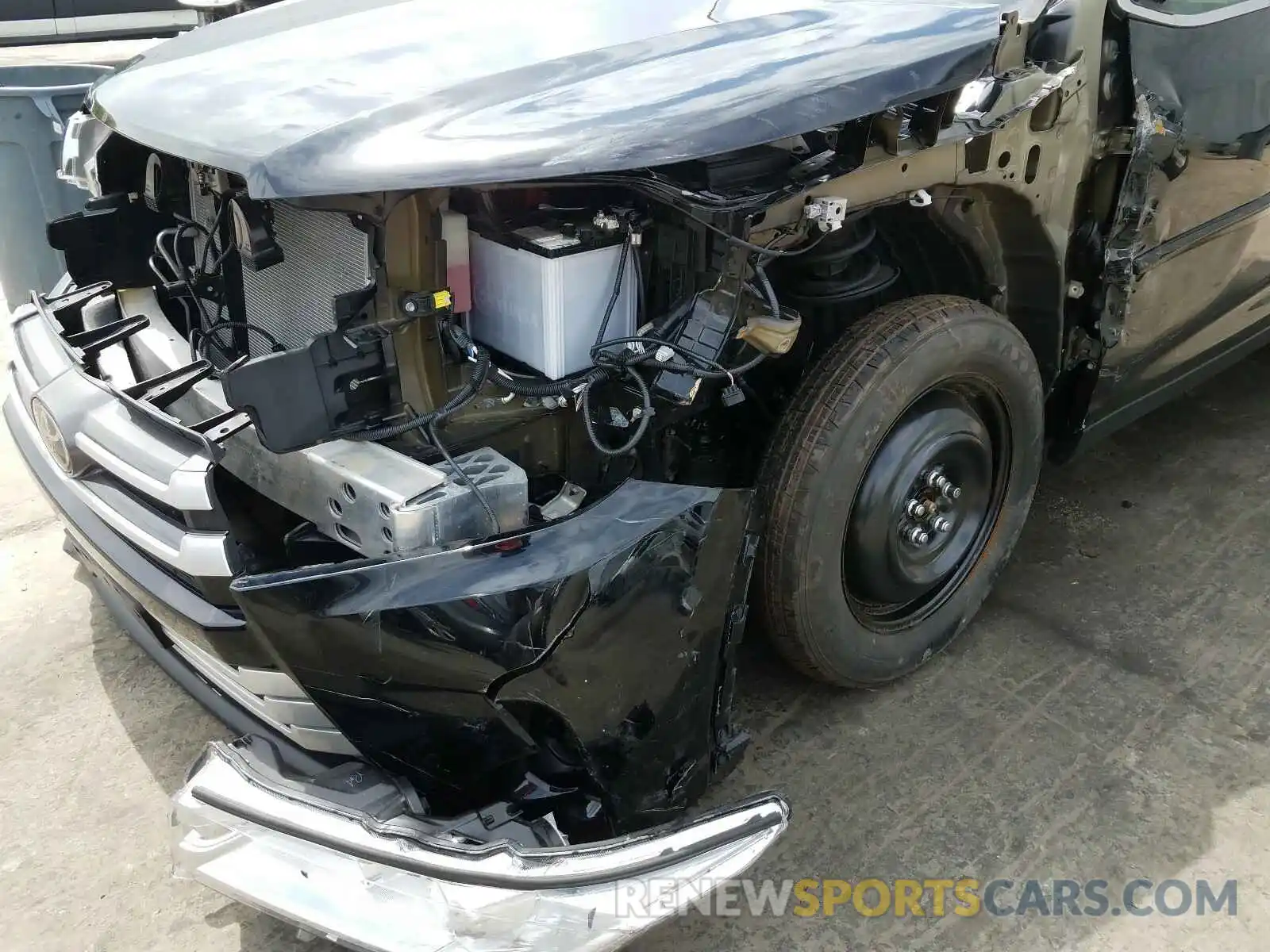 9 Photograph of a damaged car 5TDJZRFHXKS577694 TOYOTA HIGHLANDER 2019