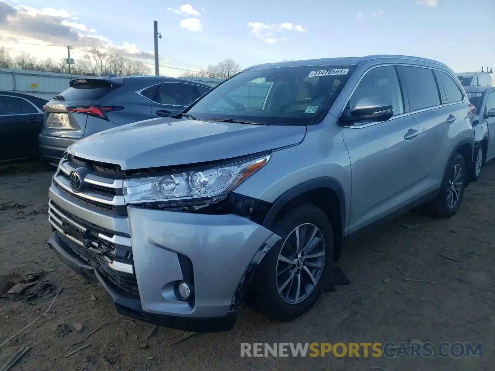 2 Photograph of a damaged car 5TDJZRFHXKS578425 TOYOTA HIGHLANDER 2019