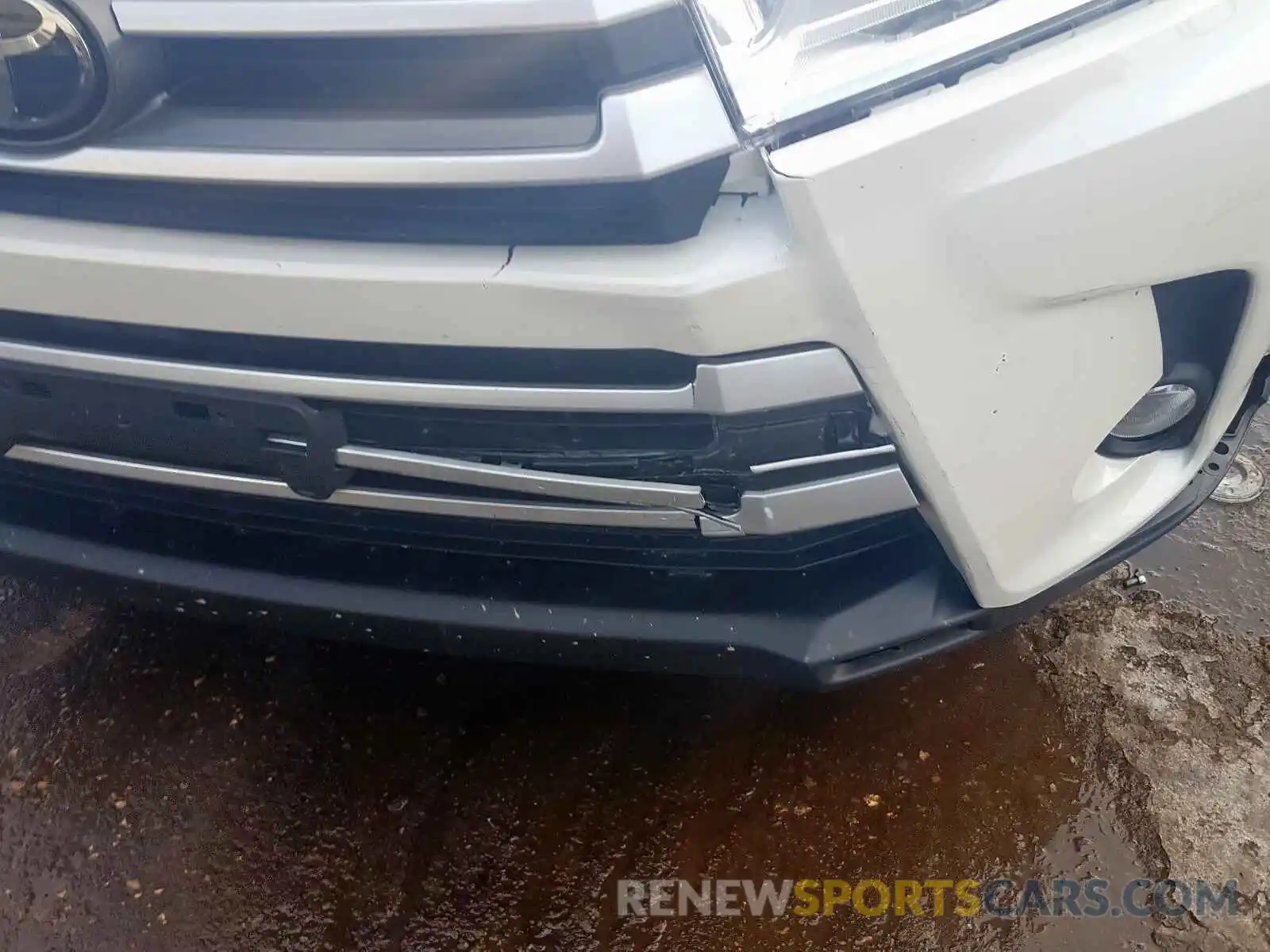 9 Photograph of a damaged car 5TDJZRFHXKS578862 TOYOTA HIGHLANDER 2019