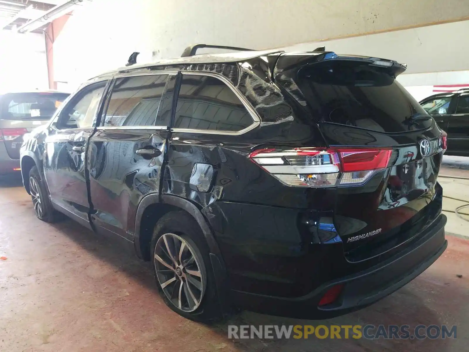 3 Фотография поврежденного автомобиля 5TDJZRFHXKS579316 TOYOTA HIGHLANDER 2019