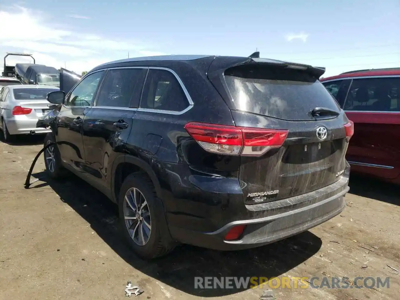 3 Фотография поврежденного автомобиля 5TDJZRFHXKS581924 TOYOTA HIGHLANDER 2019