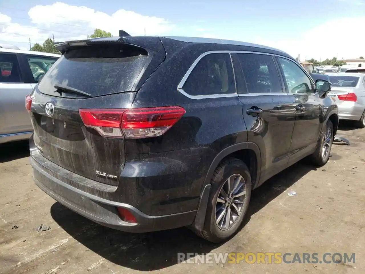 4 Фотография поврежденного автомобиля 5TDJZRFHXKS581924 TOYOTA HIGHLANDER 2019