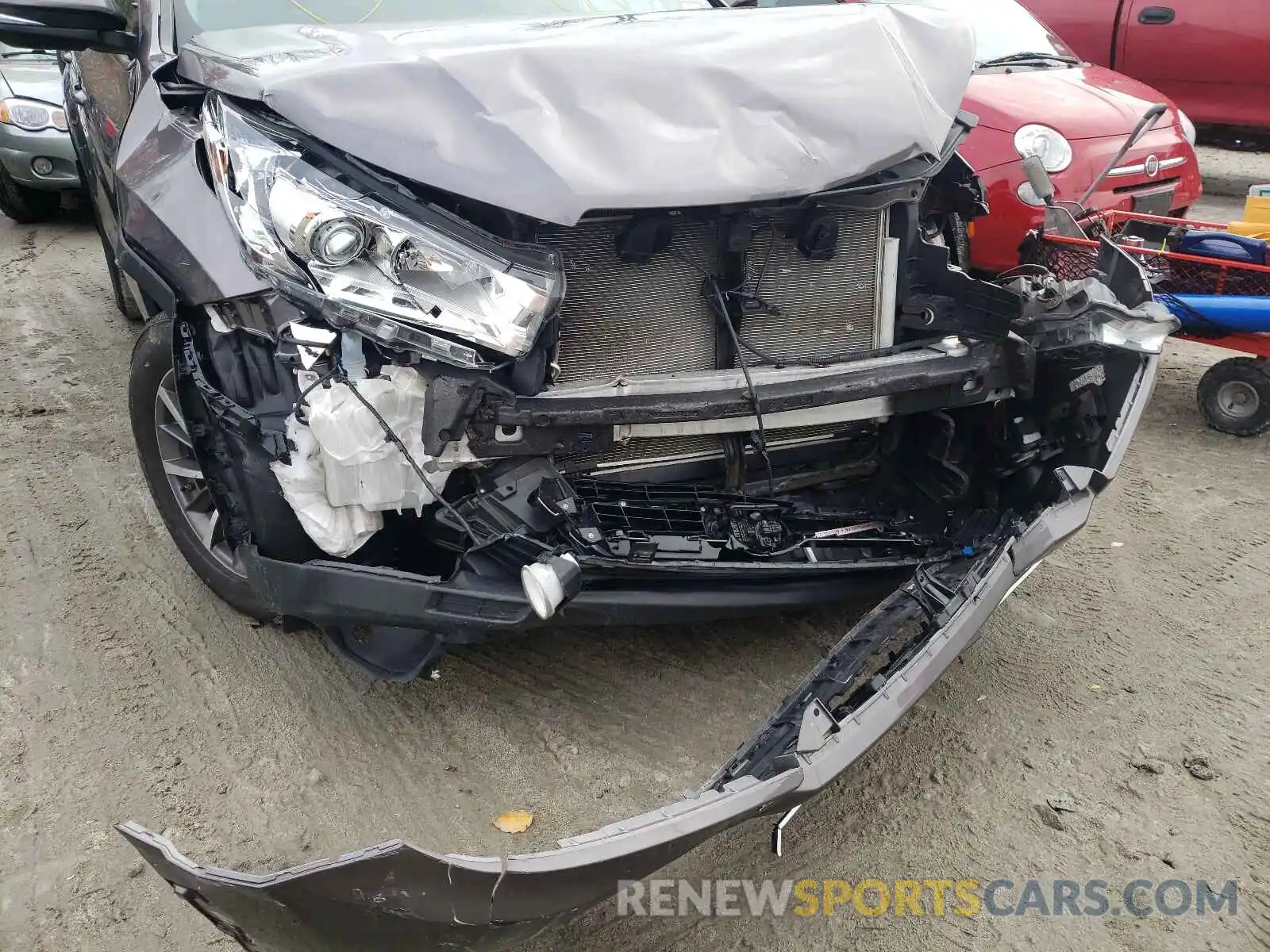 8 Photograph of a damaged car 5TDJZRFHXKS583527 TOYOTA HIGHLANDER 2019