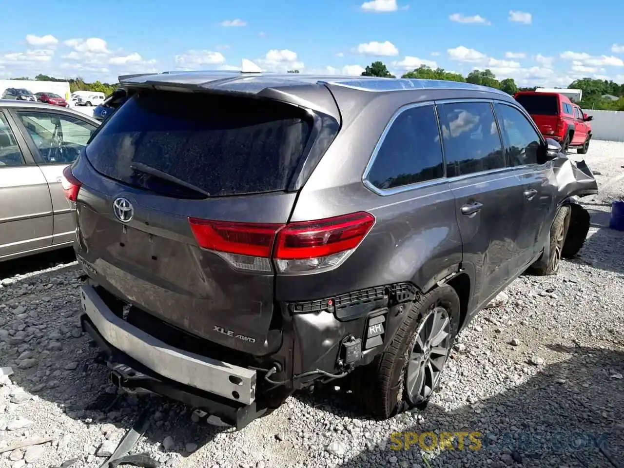 4 Фотография поврежденного автомобиля 5TDJZRFHXKS584340 TOYOTA HIGHLANDER 2019