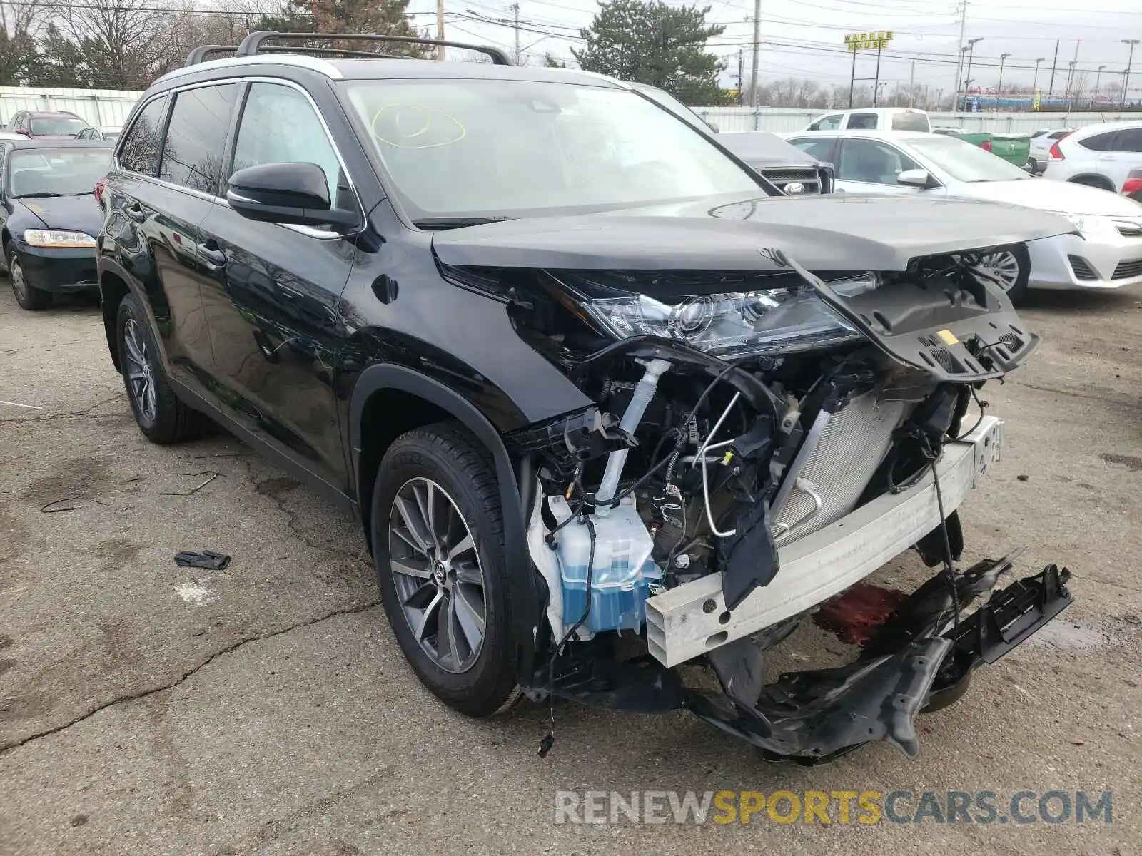 1 Photograph of a damaged car 5TDJZRFHXKS584984 TOYOTA HIGHLANDER 2019