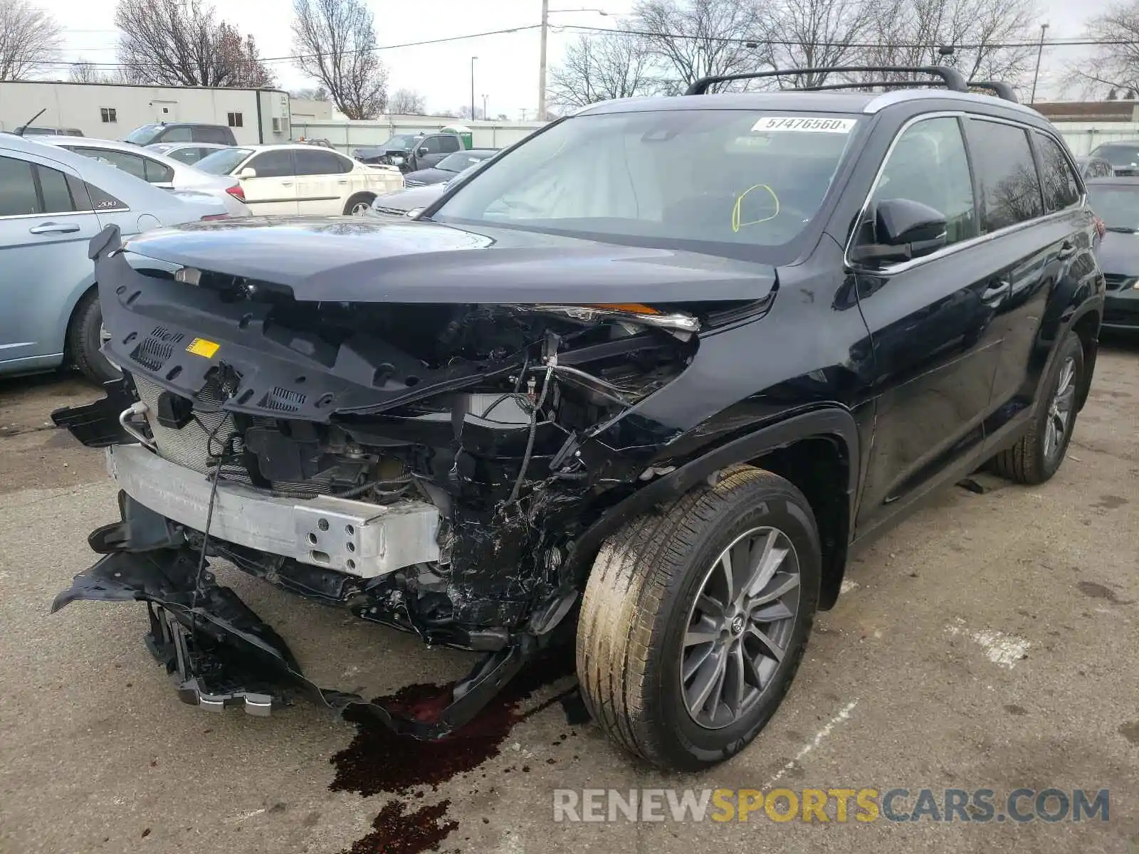 2 Photograph of a damaged car 5TDJZRFHXKS584984 TOYOTA HIGHLANDER 2019