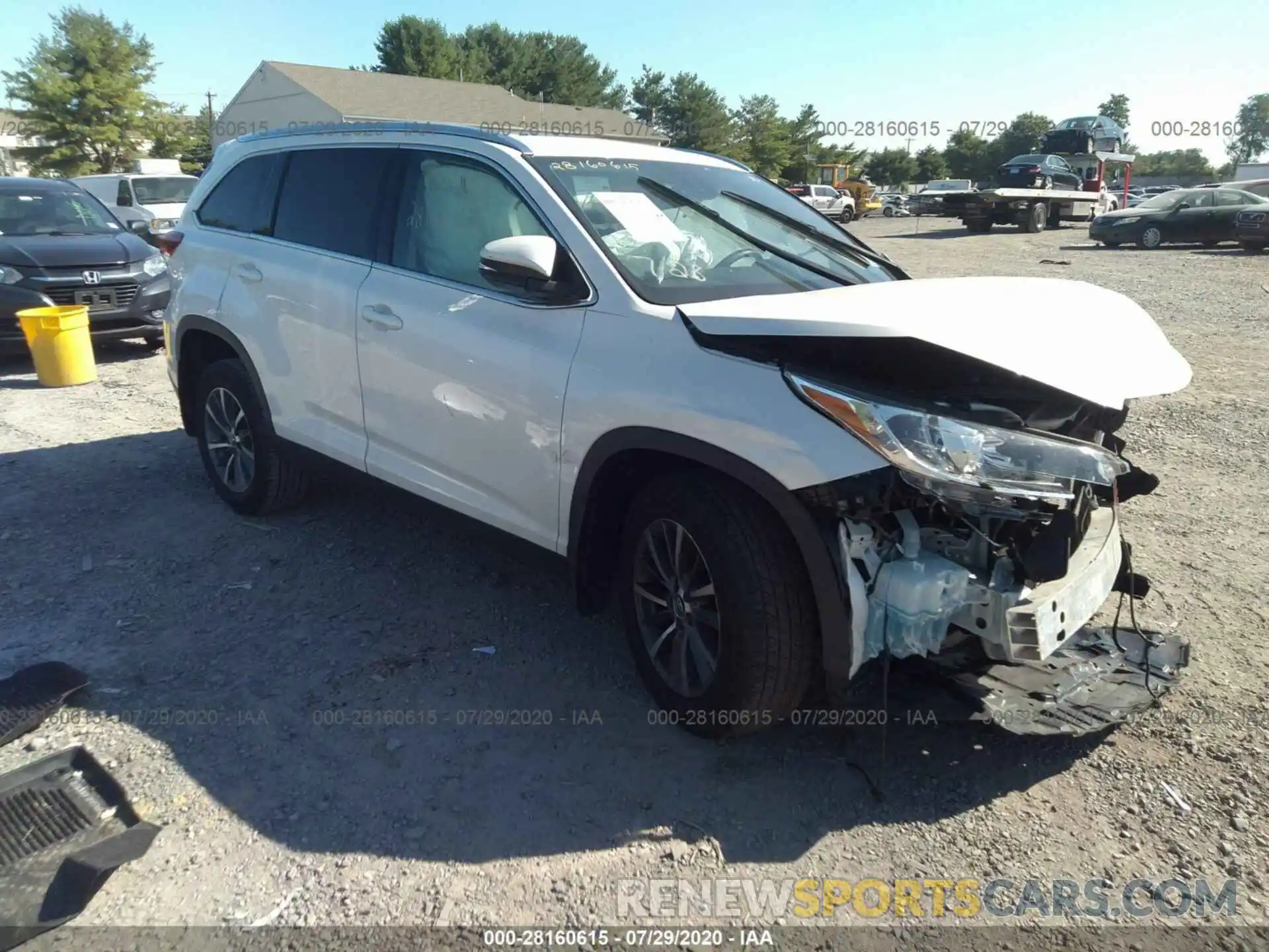 1 Photograph of a damaged car 5TDJZRFHXKS586167 TOYOTA HIGHLANDER 2019