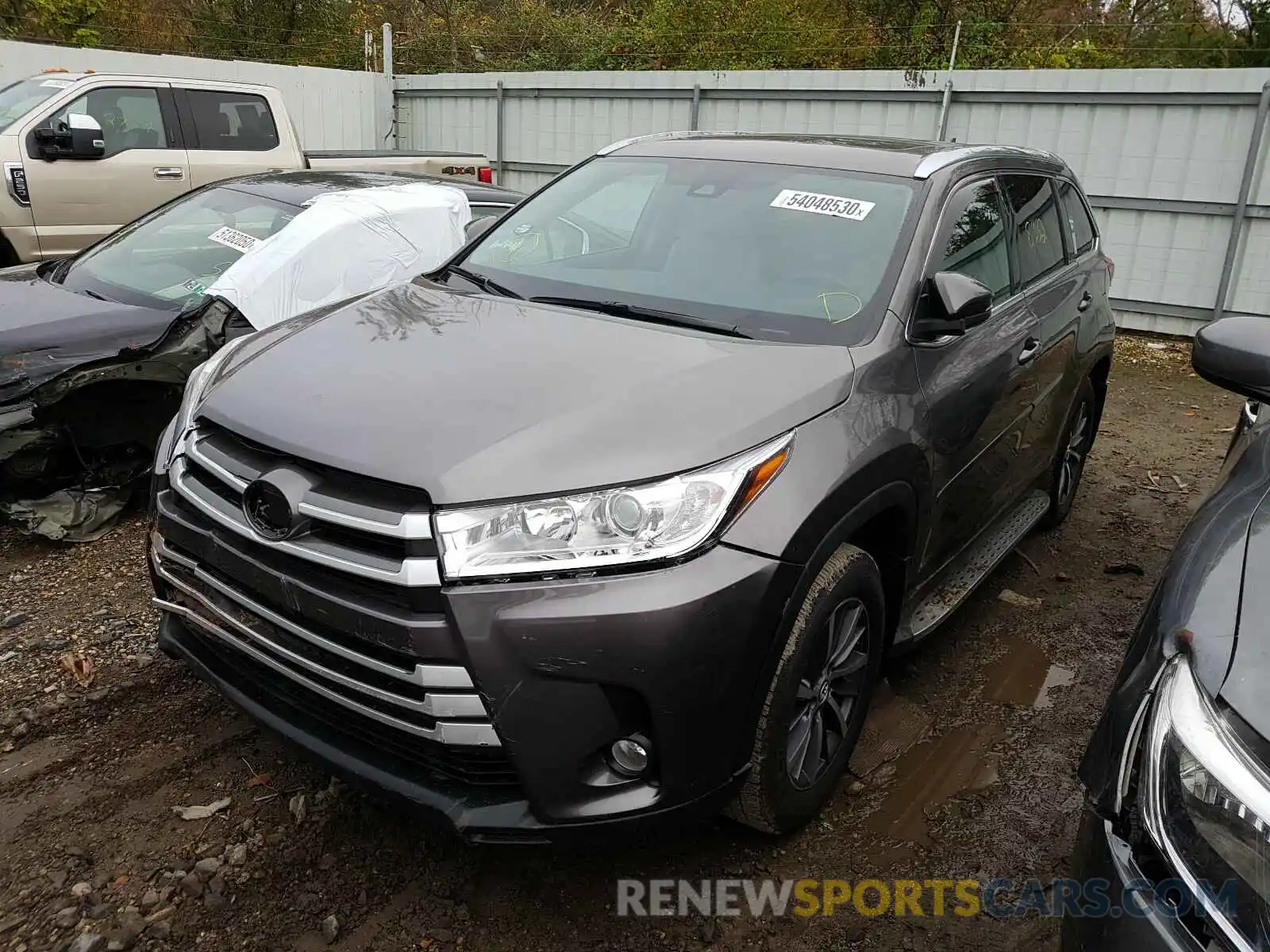 2 Photograph of a damaged car 5TDJZRFHXKS588002 TOYOTA HIGHLANDER 2019