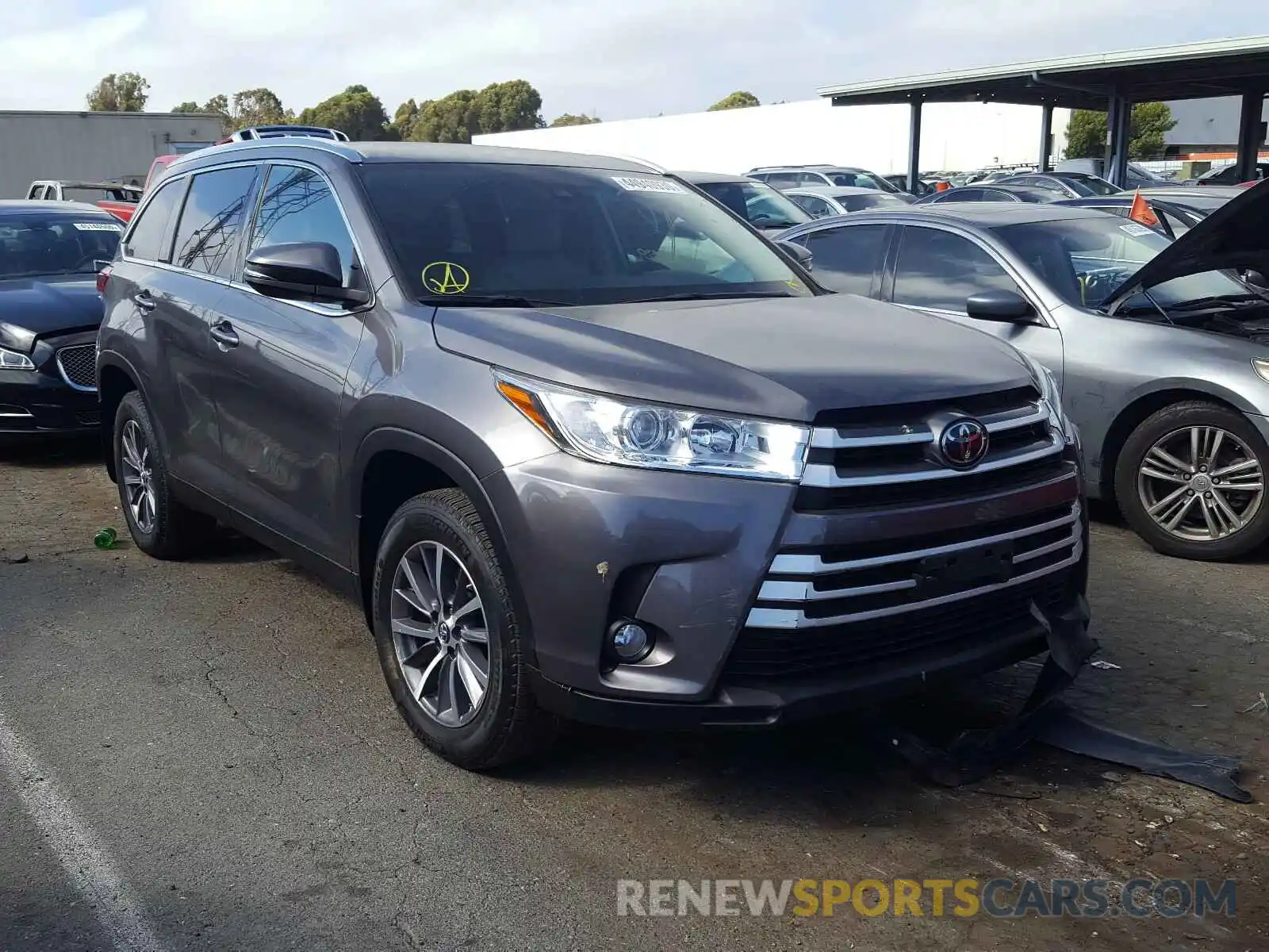 1 Photograph of a damaged car 5TDJZRFHXKS590669 TOYOTA HIGHLANDER 2019