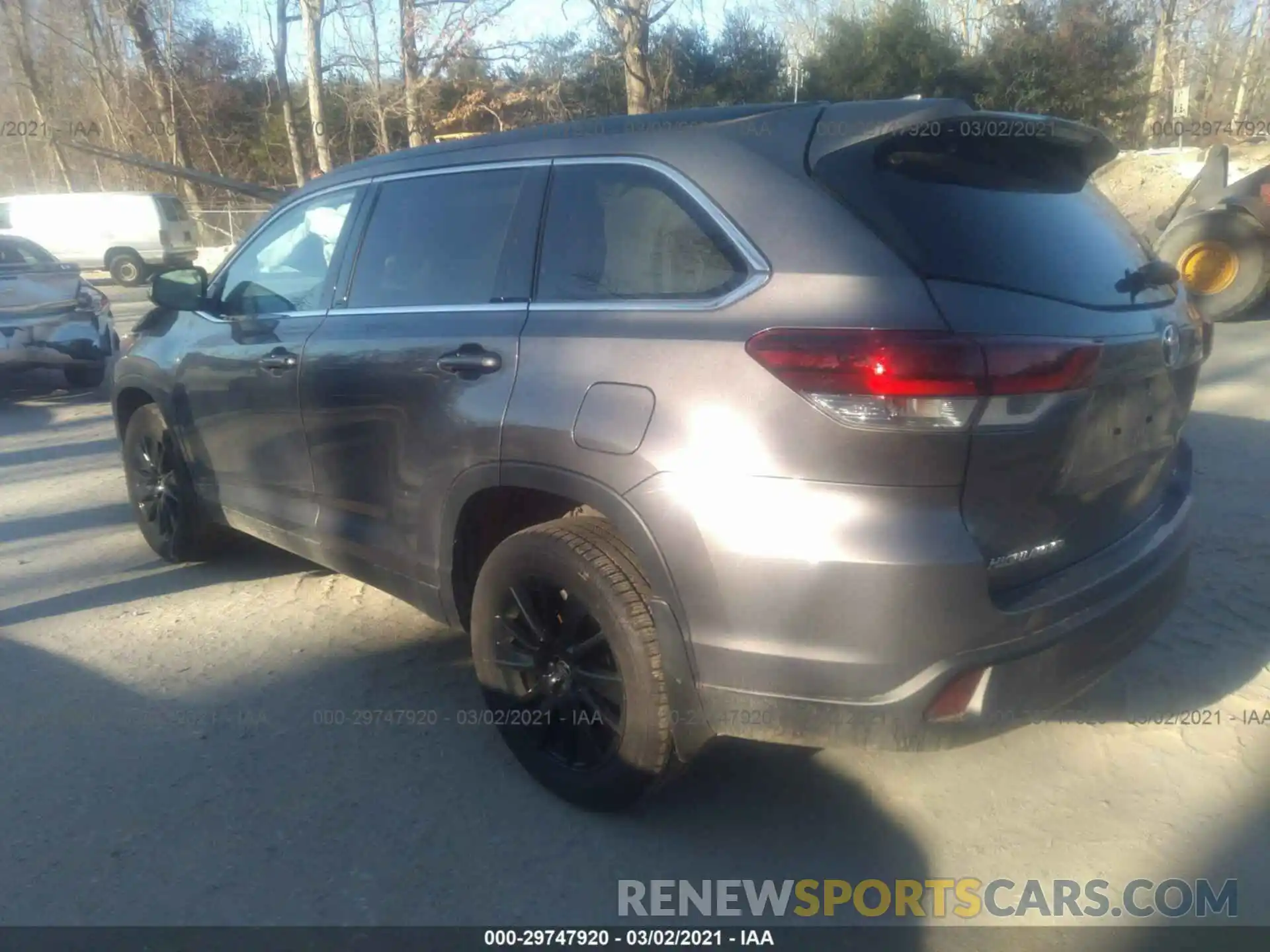 3 Photograph of a damaged car 5TDJZRFHXKS591045 TOYOTA HIGHLANDER 2019