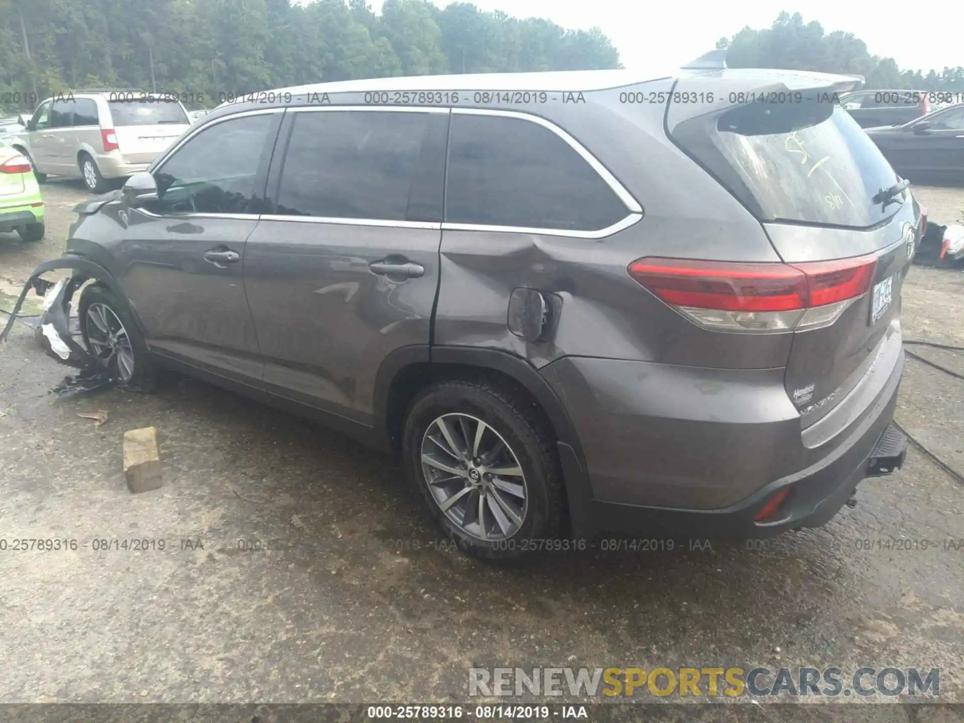 3 Photograph of a damaged car 5TDJZRFHXKS591210 TOYOTA HIGHLANDER 2019