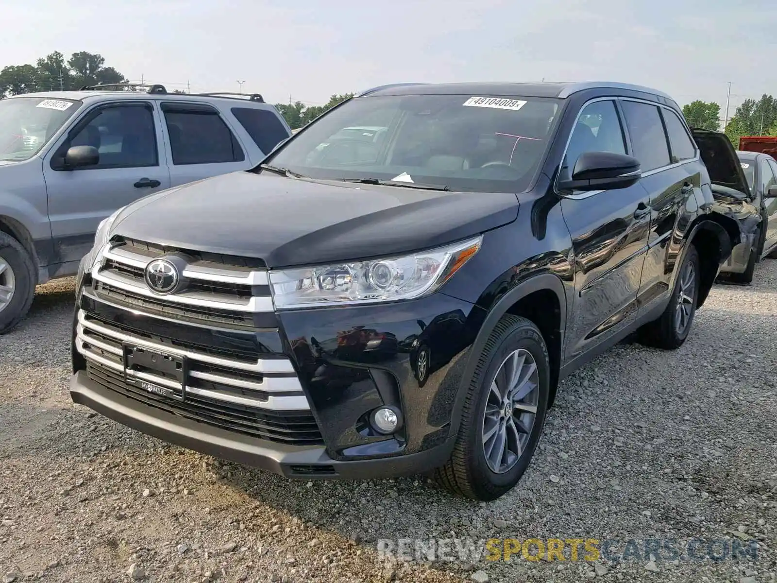 2 Photograph of a damaged car 5TDJZRFHXKS592406 TOYOTA HIGHLANDER 2019