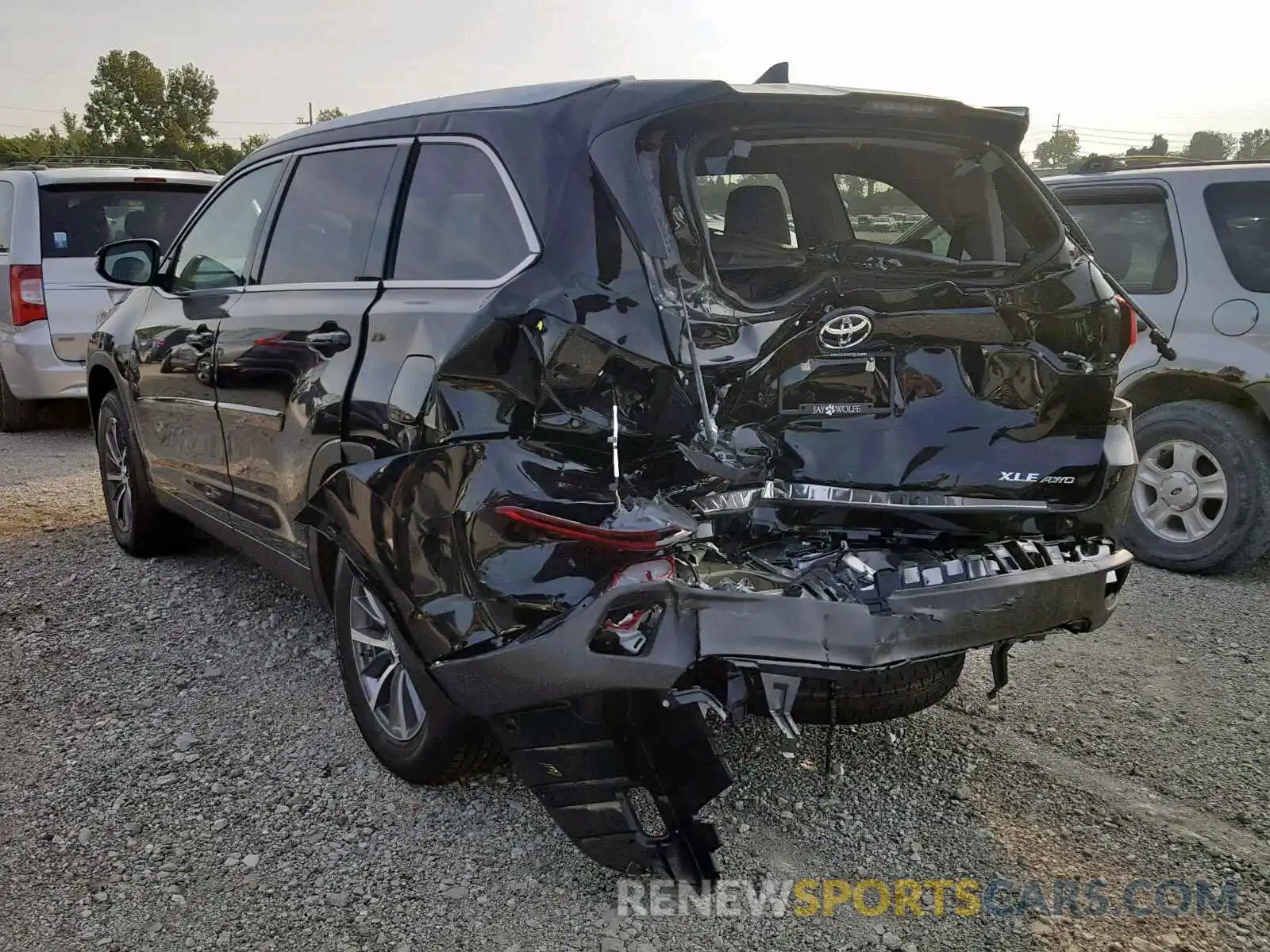 3 Photograph of a damaged car 5TDJZRFHXKS592406 TOYOTA HIGHLANDER 2019