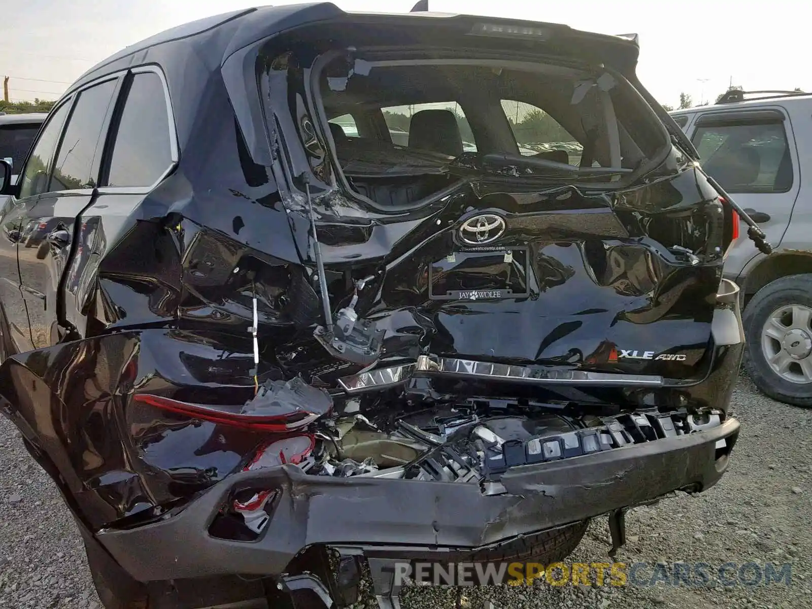 9 Photograph of a damaged car 5TDJZRFHXKS592406 TOYOTA HIGHLANDER 2019