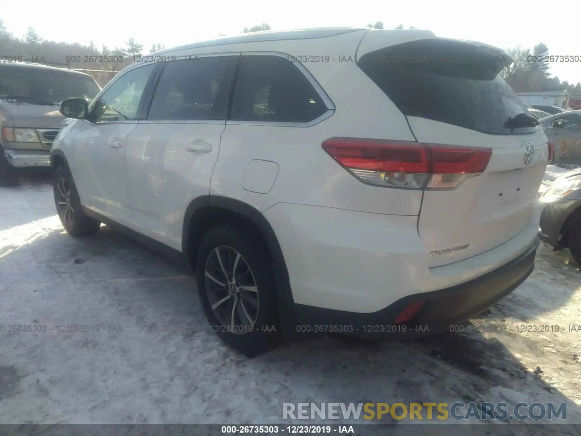 3 Photograph of a damaged car 5TDJZRFHXKS595600 TOYOTA HIGHLANDER 2019