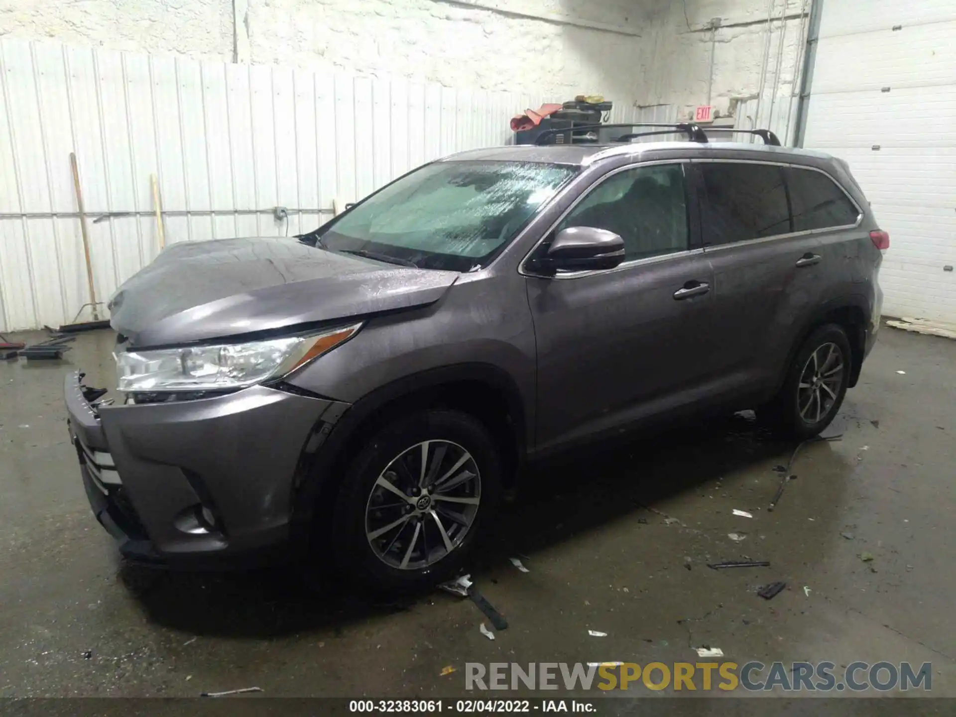 2 Photograph of a damaged car 5TDJZRFHXKS599839 TOYOTA HIGHLANDER 2019