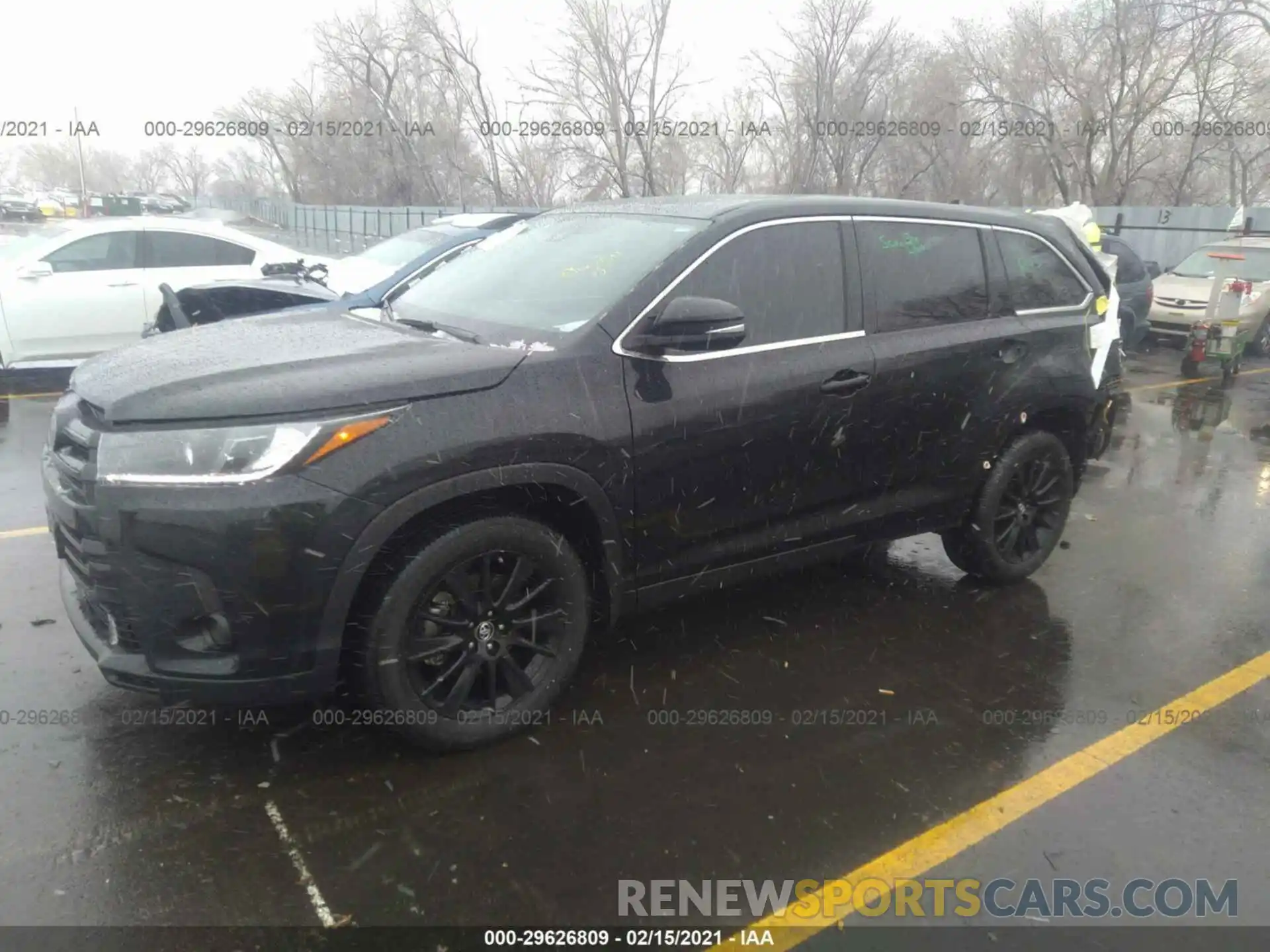 2 Photograph of a damaged car 5TDJZRFHXKS600519 TOYOTA HIGHLANDER 2019