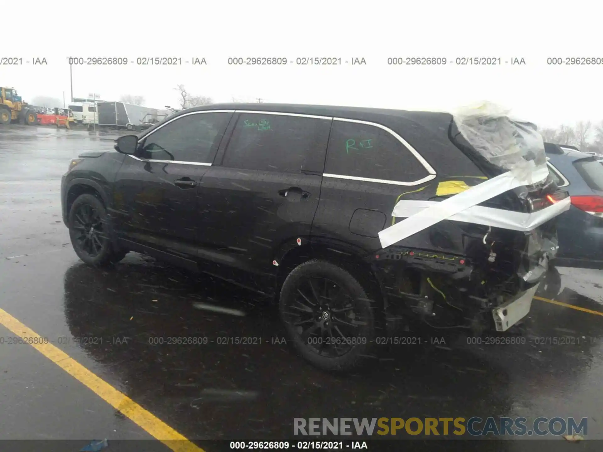 3 Photograph of a damaged car 5TDJZRFHXKS600519 TOYOTA HIGHLANDER 2019