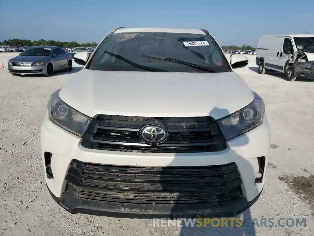 5 Photograph of a damaged car 5TDJZRFHXKS602576 TOYOTA HIGHLANDER 2019