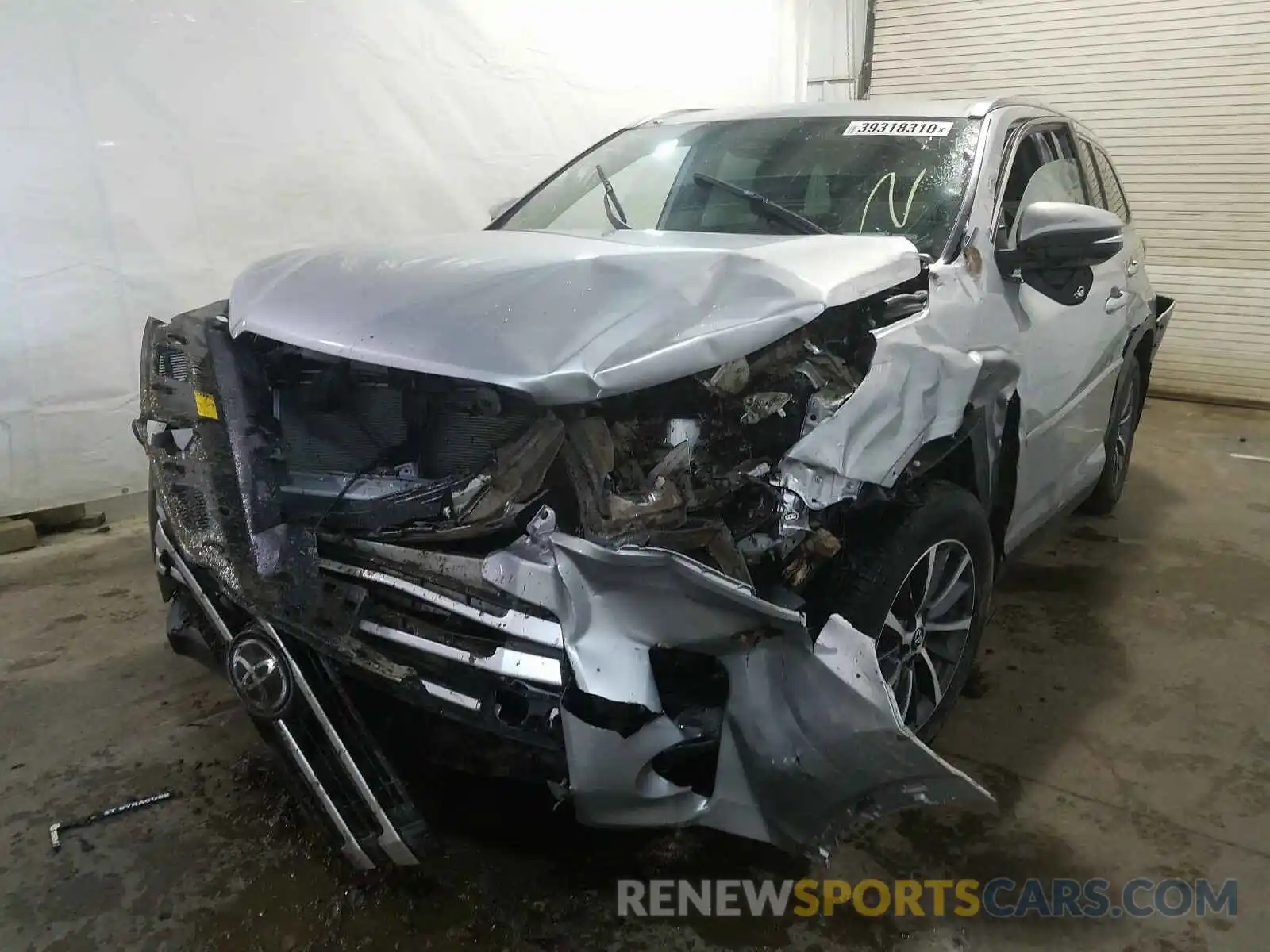 2 Photograph of a damaged car 5TDJZRFHXKS602710 TOYOTA HIGHLANDER 2019