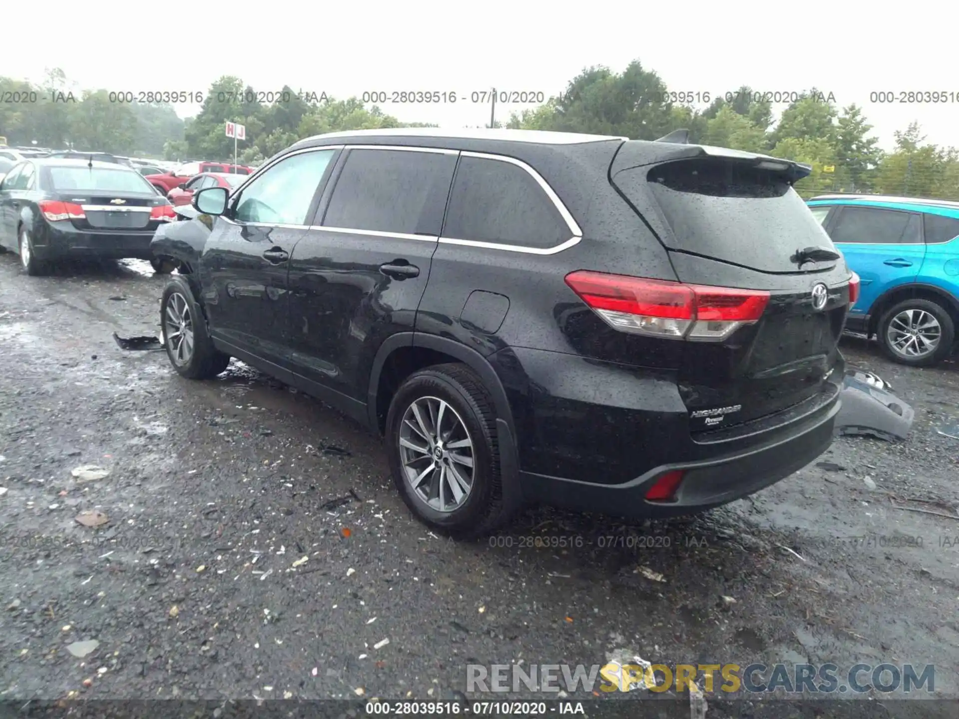 3 Photograph of a damaged car 5TDJZRFHXKS609608 TOYOTA HIGHLANDER 2019