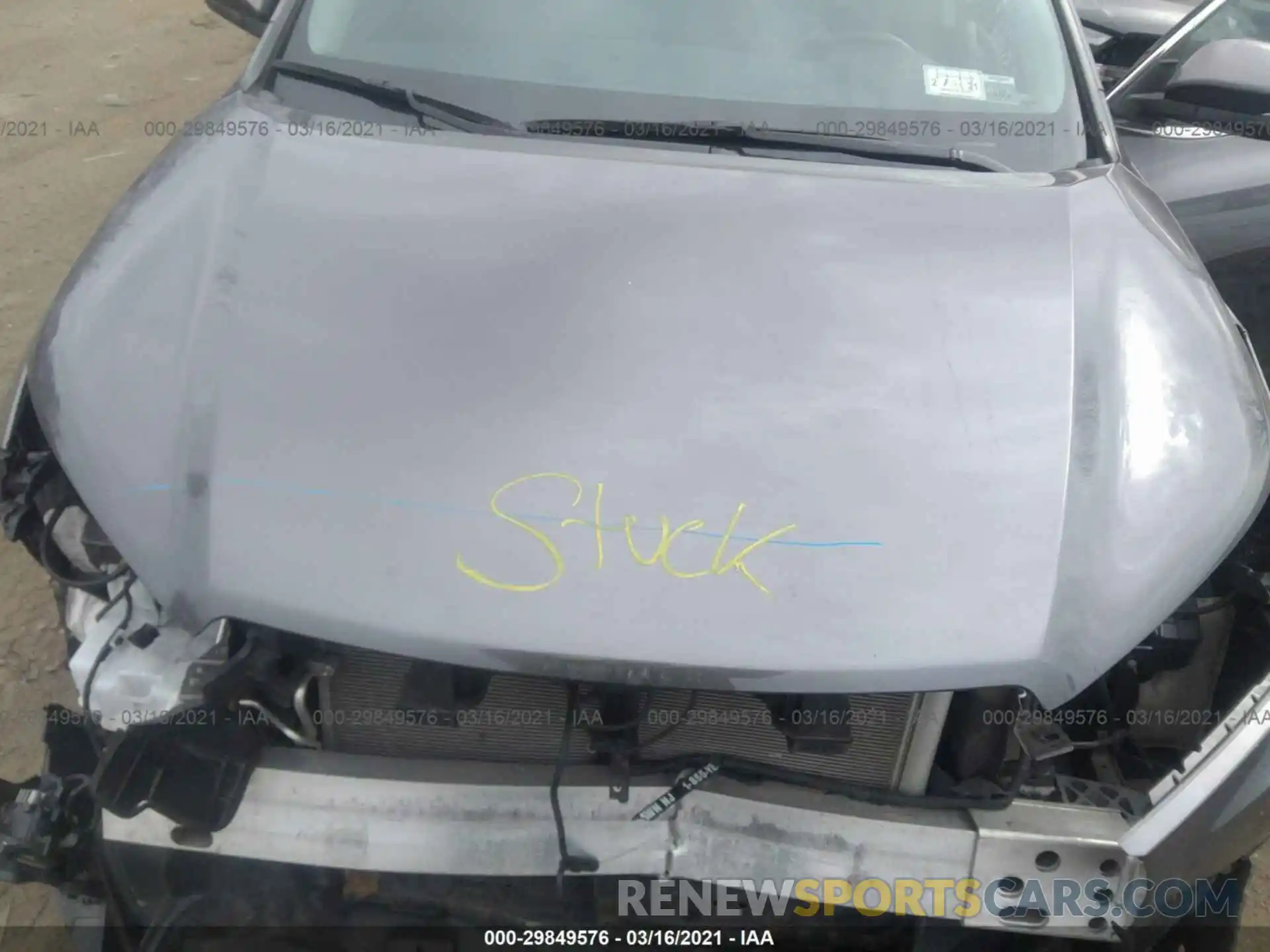 10 Photograph of a damaged car 5TDJZRFHXKS610600 TOYOTA HIGHLANDER 2019