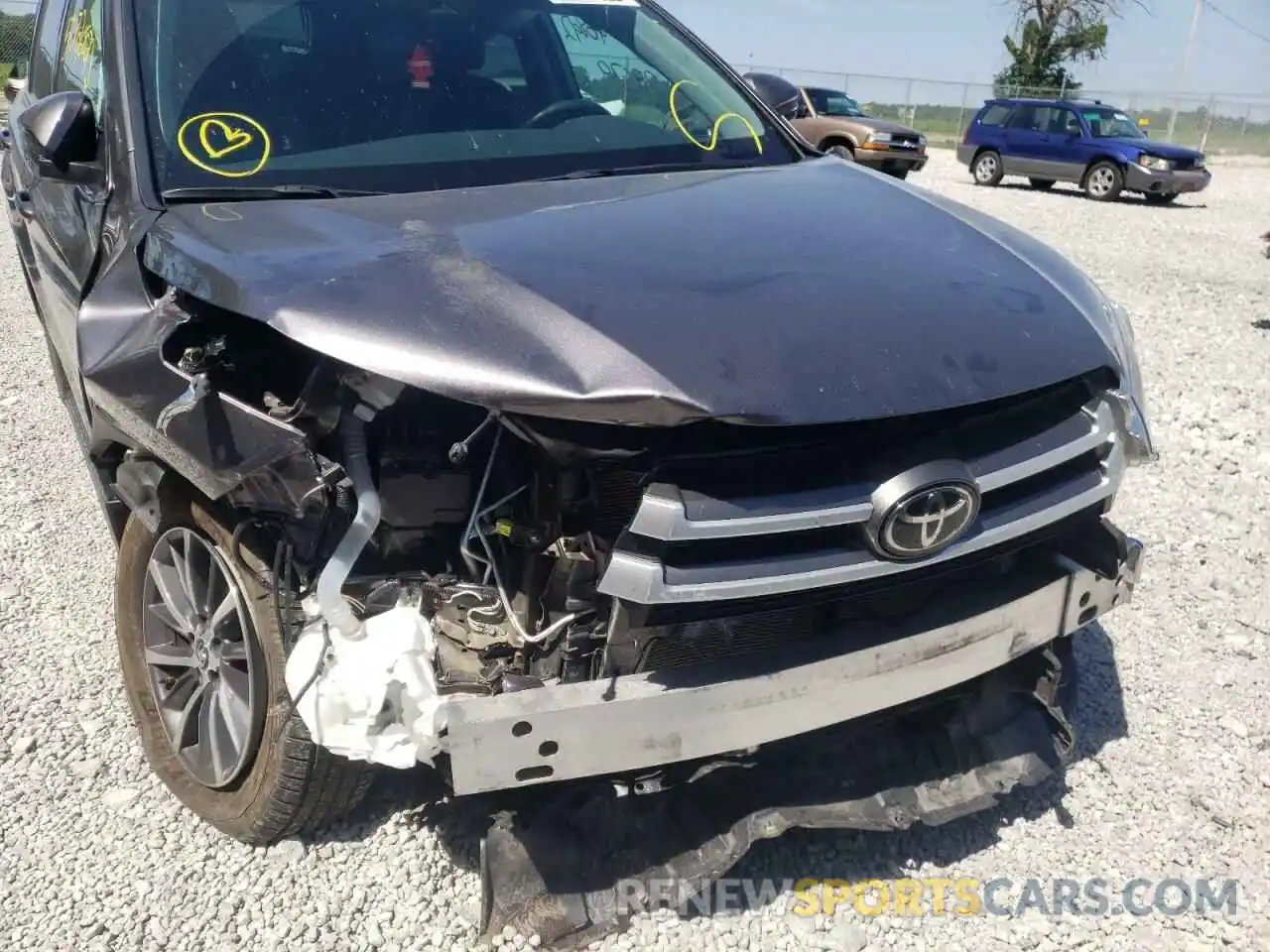 9 Photograph of a damaged car 5TDJZRFHXKS610709 TOYOTA HIGHLANDER 2019