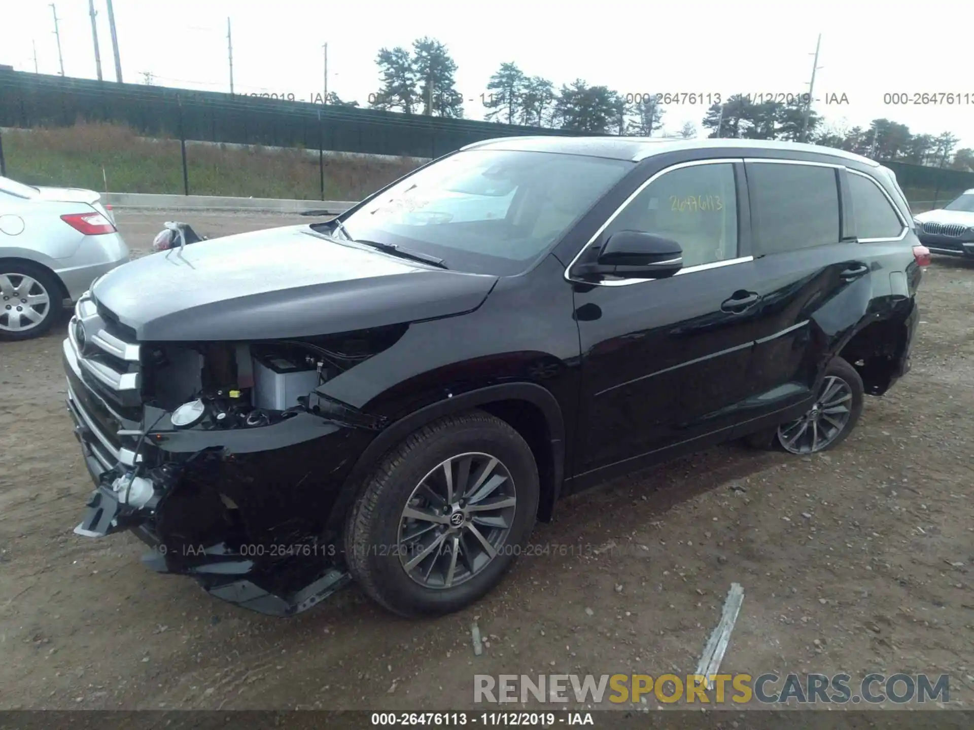 2 Photograph of a damaged car 5TDJZRFHXKS613979 TOYOTA HIGHLANDER 2019