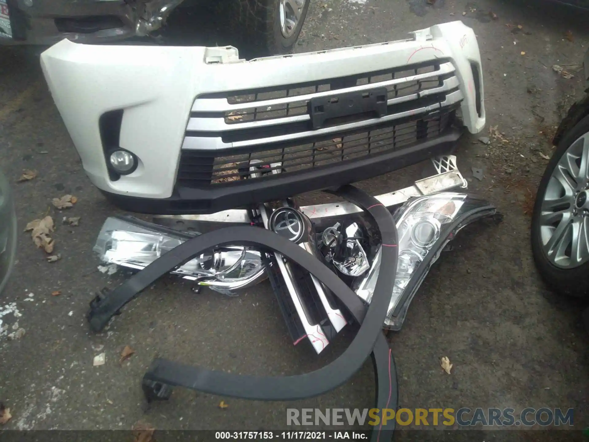 12 Photograph of a damaged car 5TDJZRFHXKS616915 TOYOTA HIGHLANDER 2019