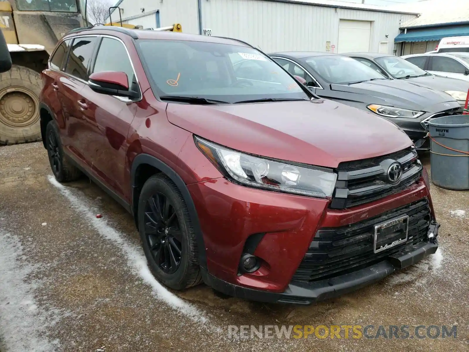 1 Photograph of a damaged car 5TDJZRFHXKS617207 TOYOTA HIGHLANDER 2019