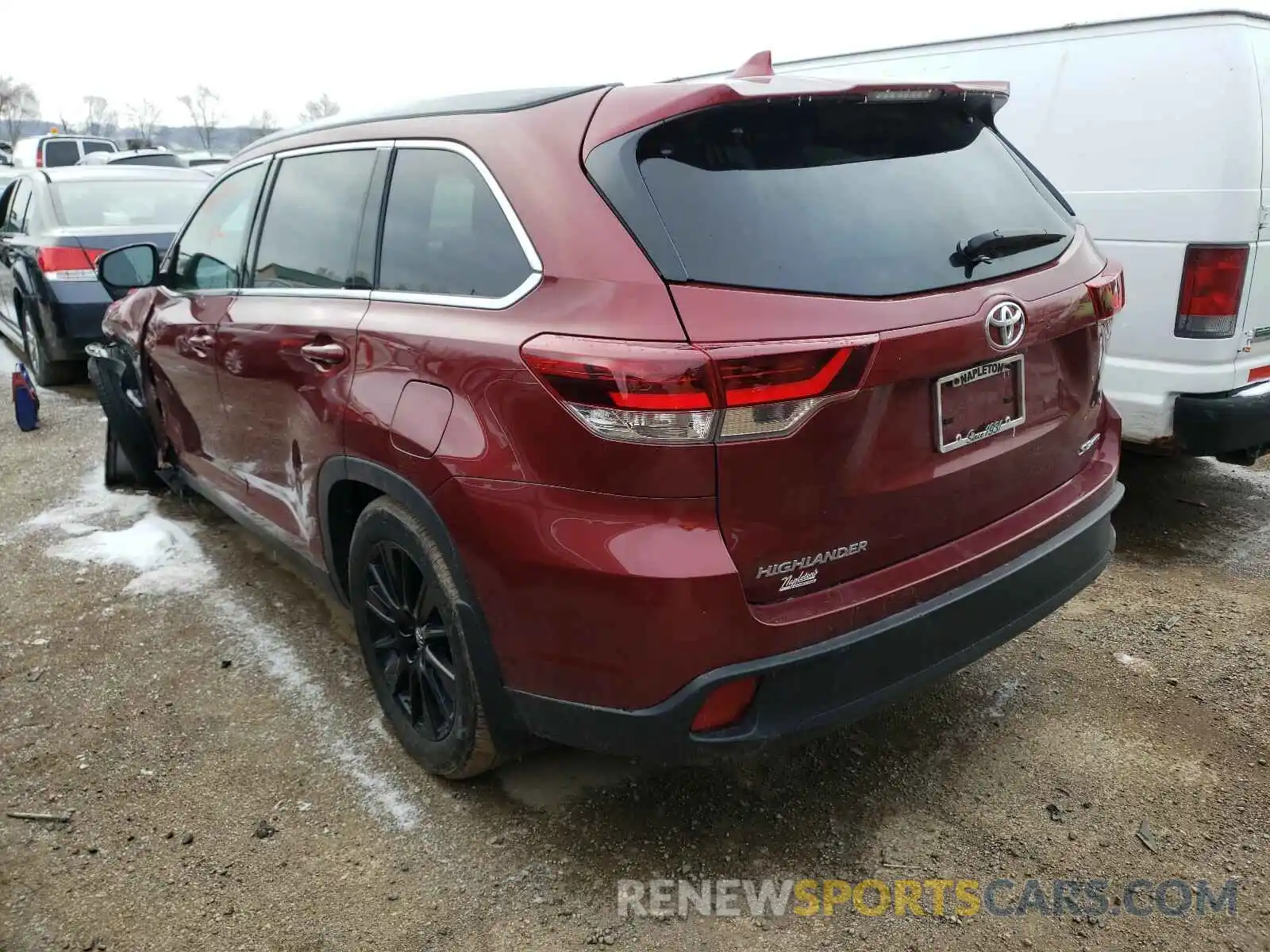 3 Photograph of a damaged car 5TDJZRFHXKS617207 TOYOTA HIGHLANDER 2019