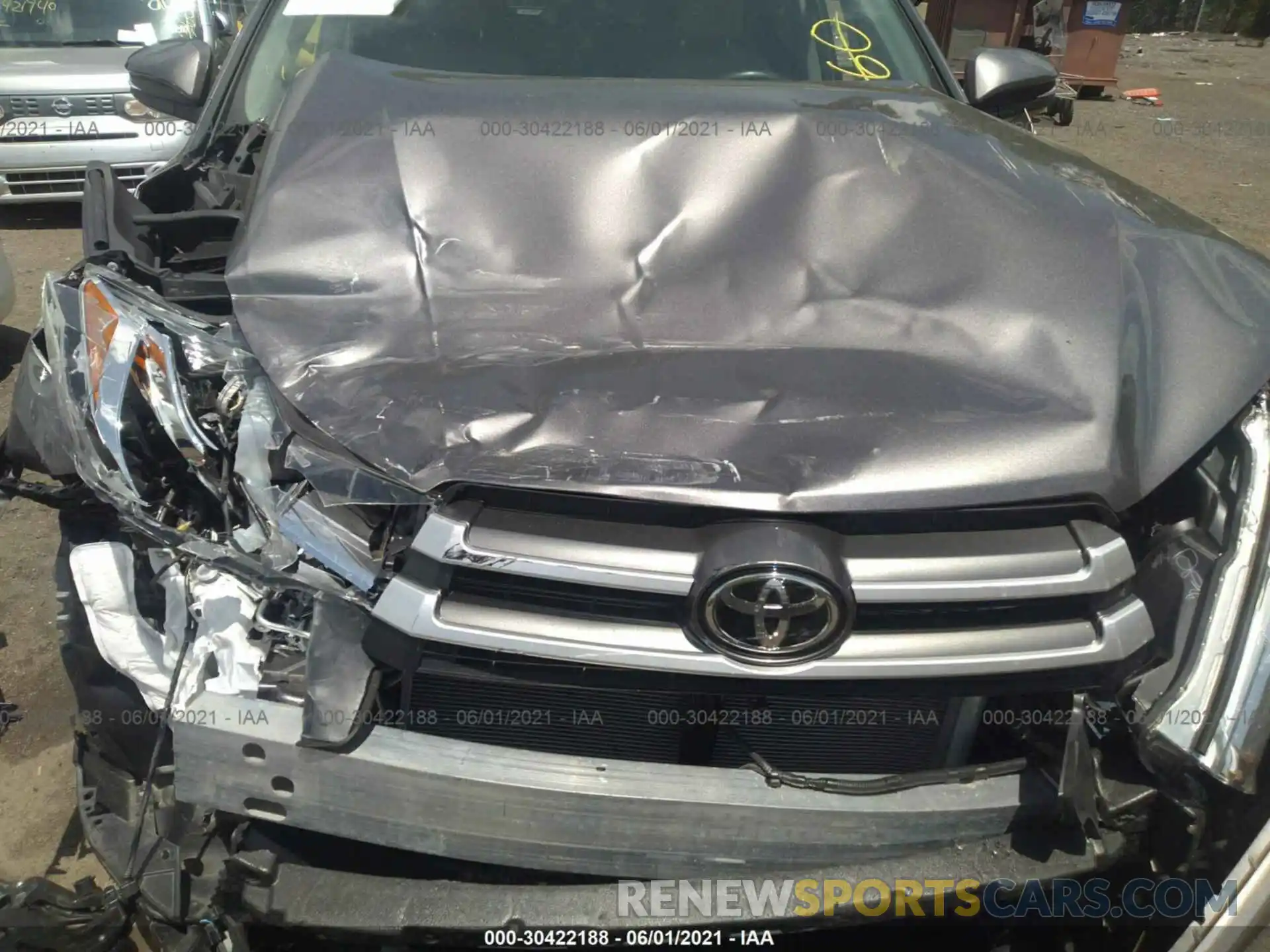 10 Photograph of a damaged car 5TDJZRFHXKS620768 TOYOTA HIGHLANDER 2019