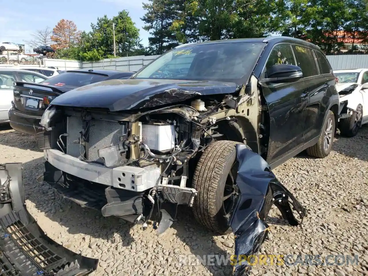 2 Photograph of a damaged car 5TDJZRFHXKS622259 TOYOTA HIGHLANDER 2019