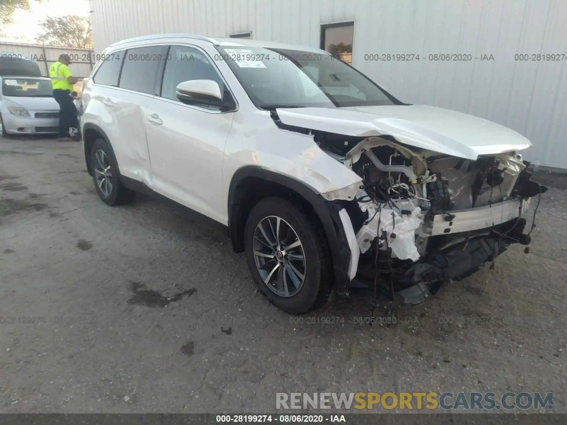 1 Photograph of a damaged car 5TDJZRFHXKS623248 TOYOTA HIGHLANDER 2019