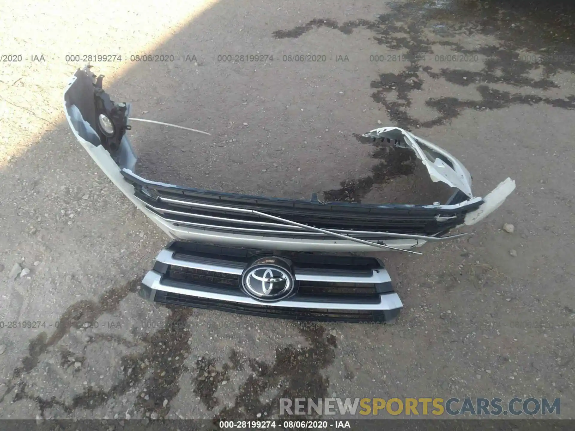 11 Photograph of a damaged car 5TDJZRFHXKS623248 TOYOTA HIGHLANDER 2019